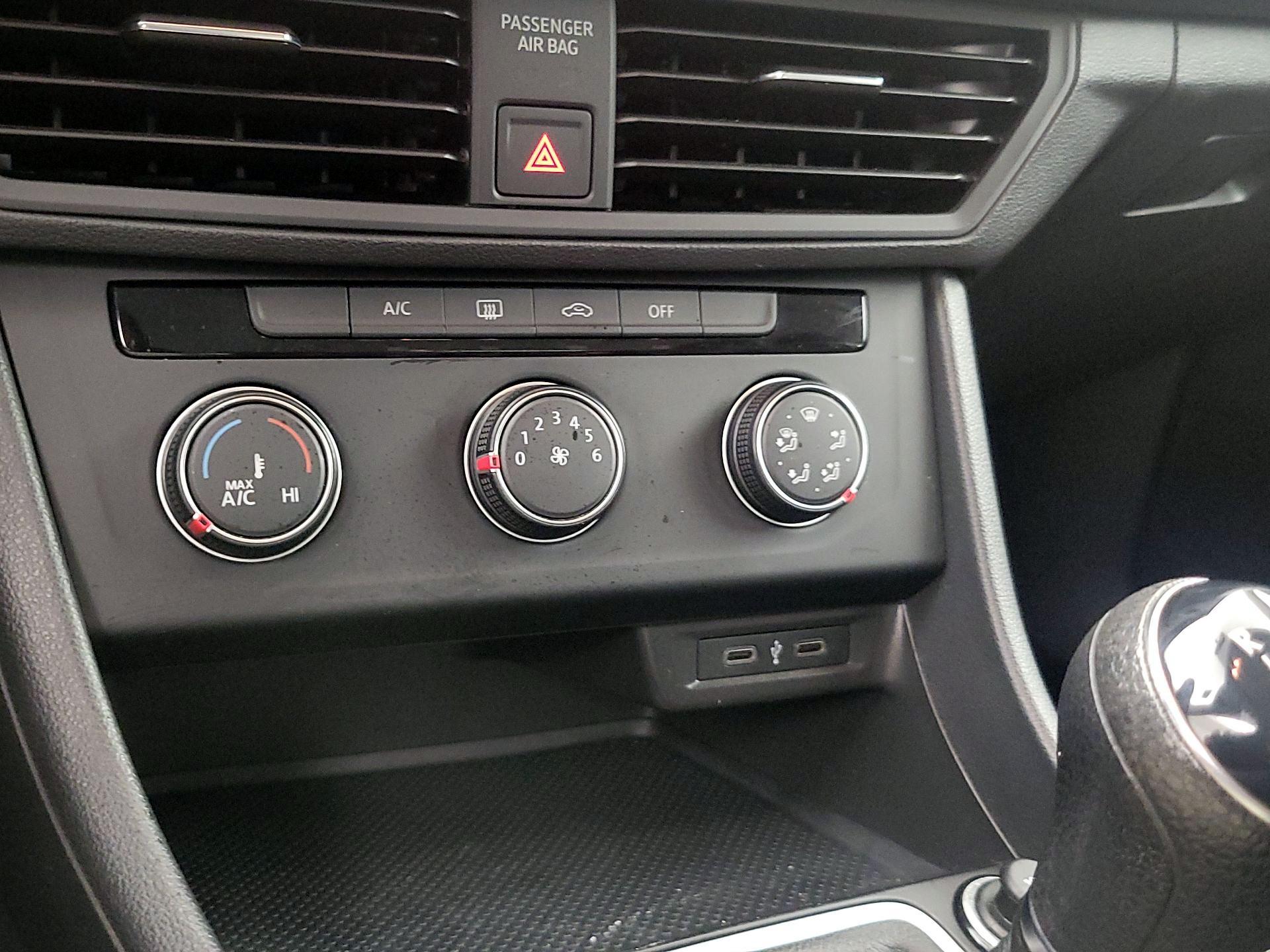 Thumbnail: 2021 Volkswagen Jetta - 16
