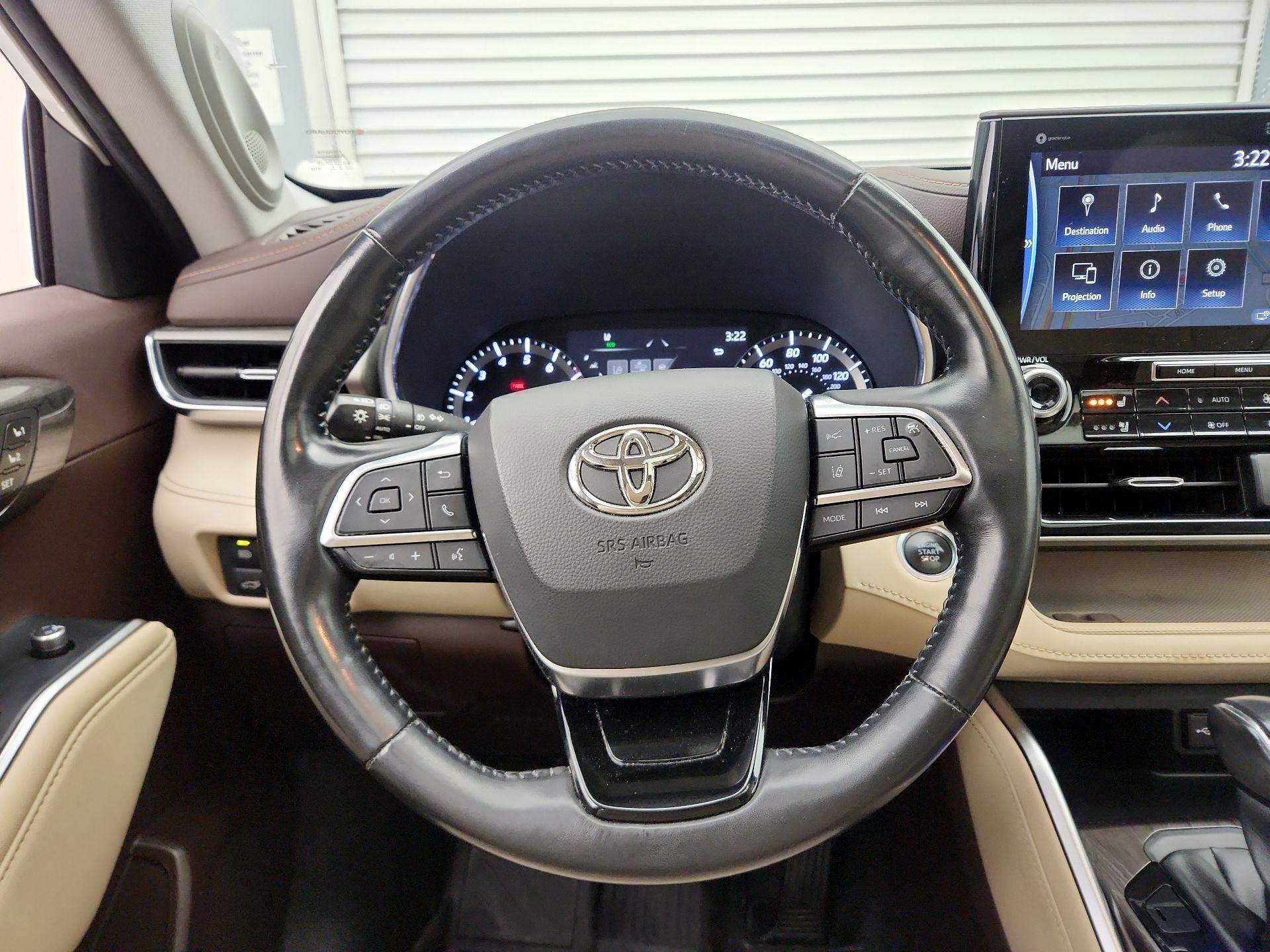 Thumbnail: 2021 Toyota Highlander - 10