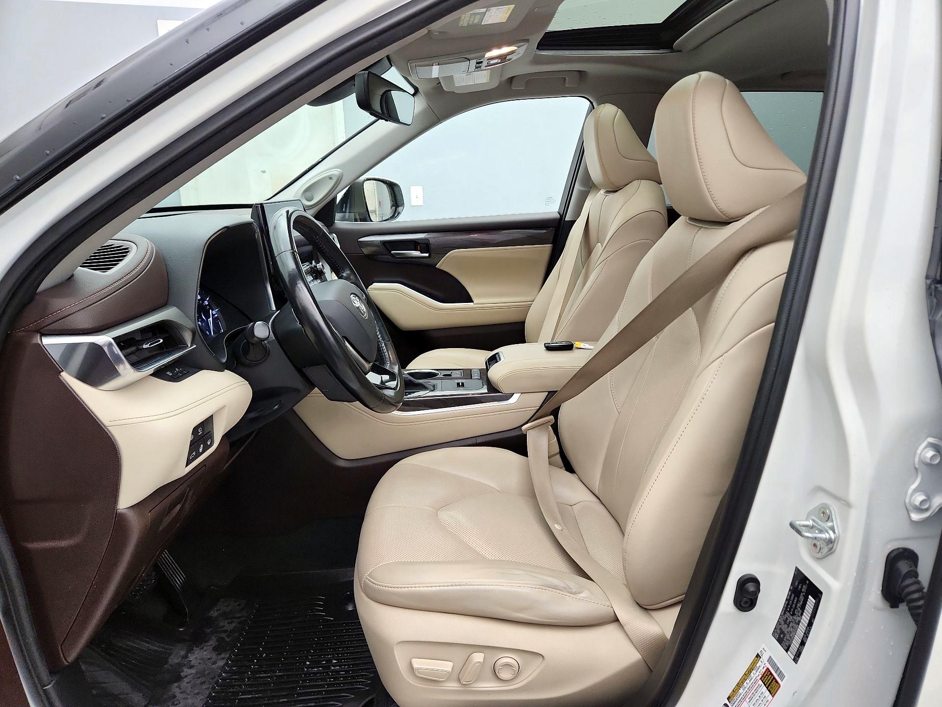 Thumbnail: 2021 Toyota Highlander - 11