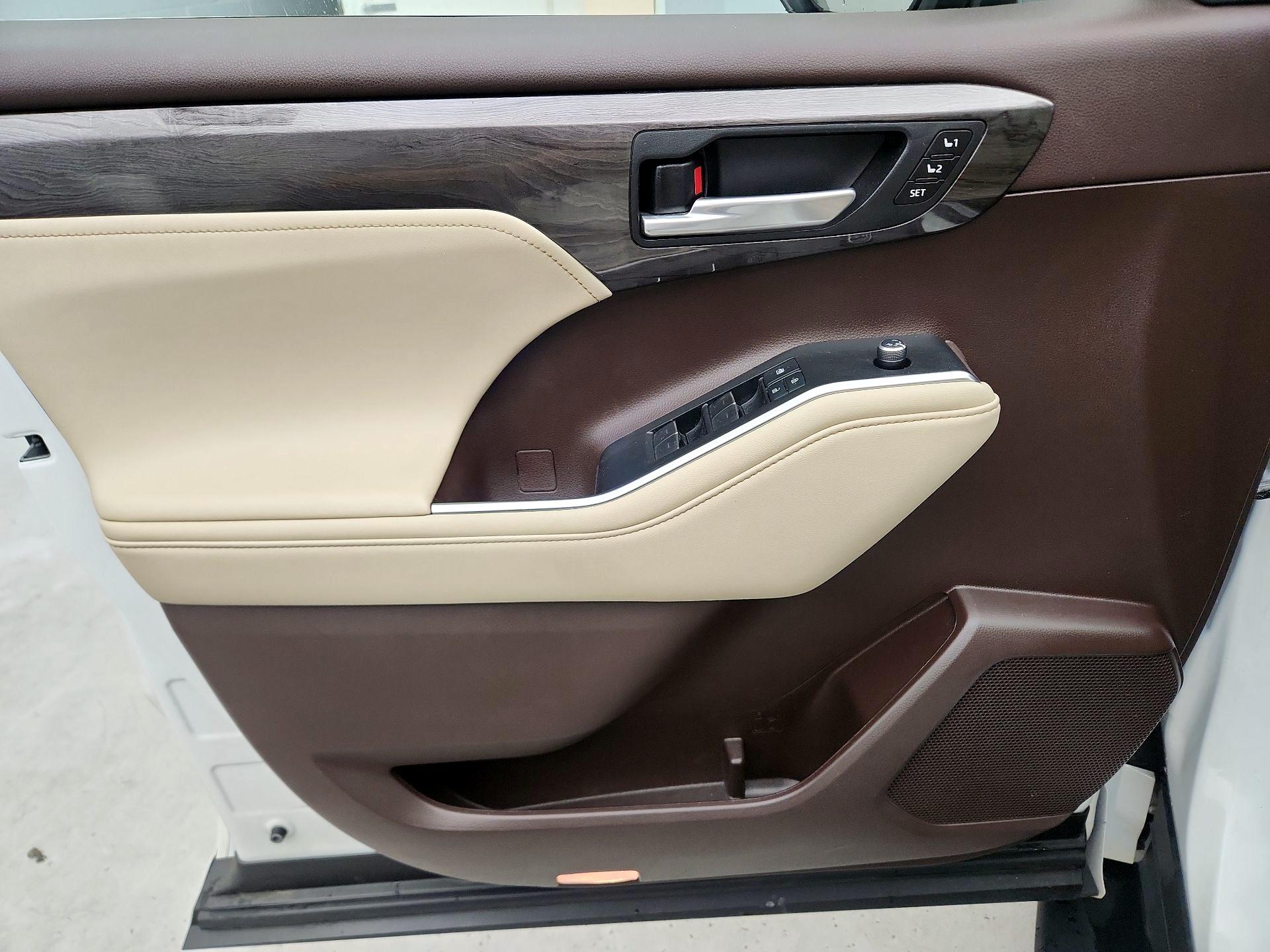 Thumbnail: 2021 Toyota Highlander - 12