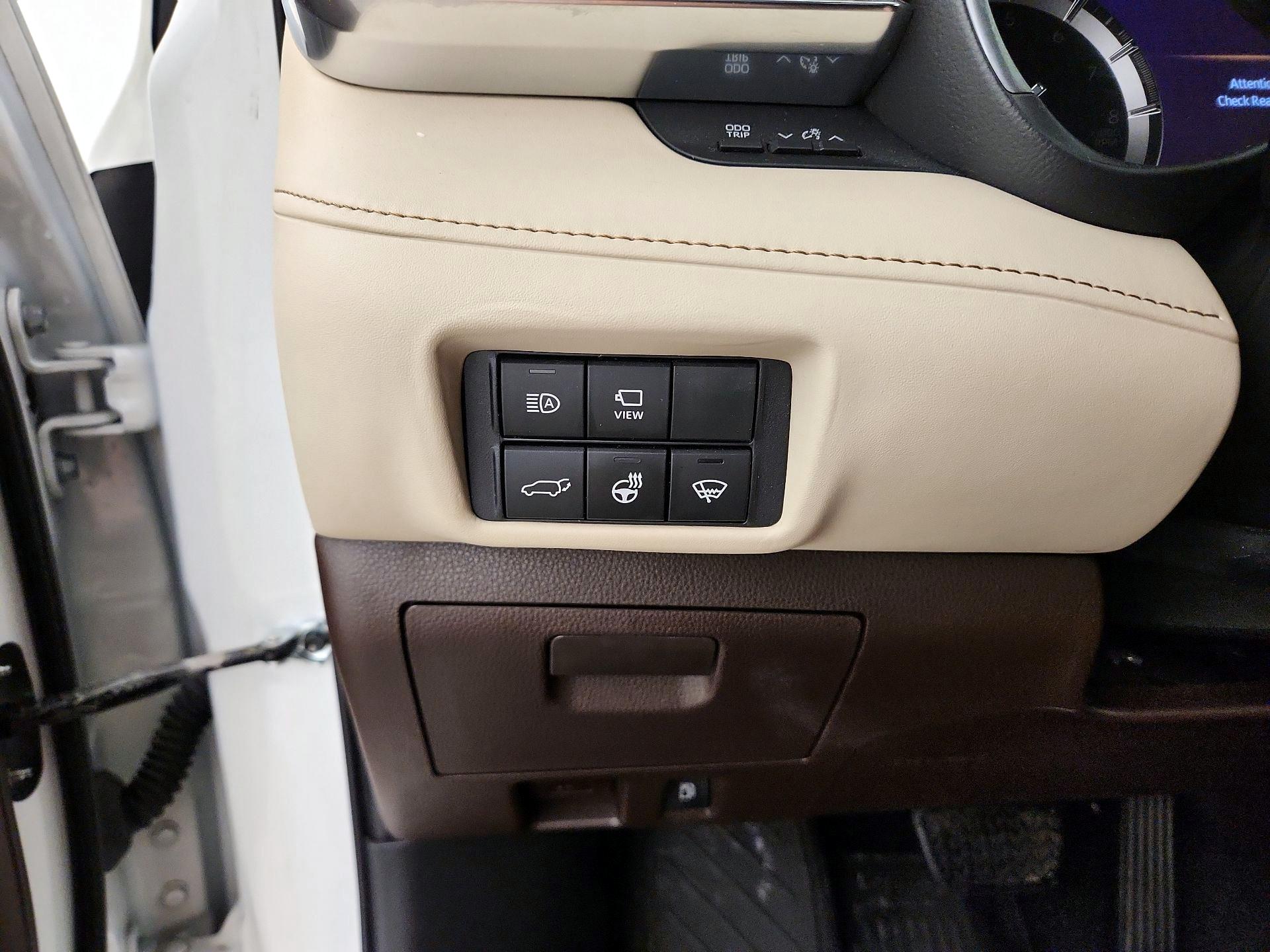 Thumbnail: 2021 Toyota Highlander - 13