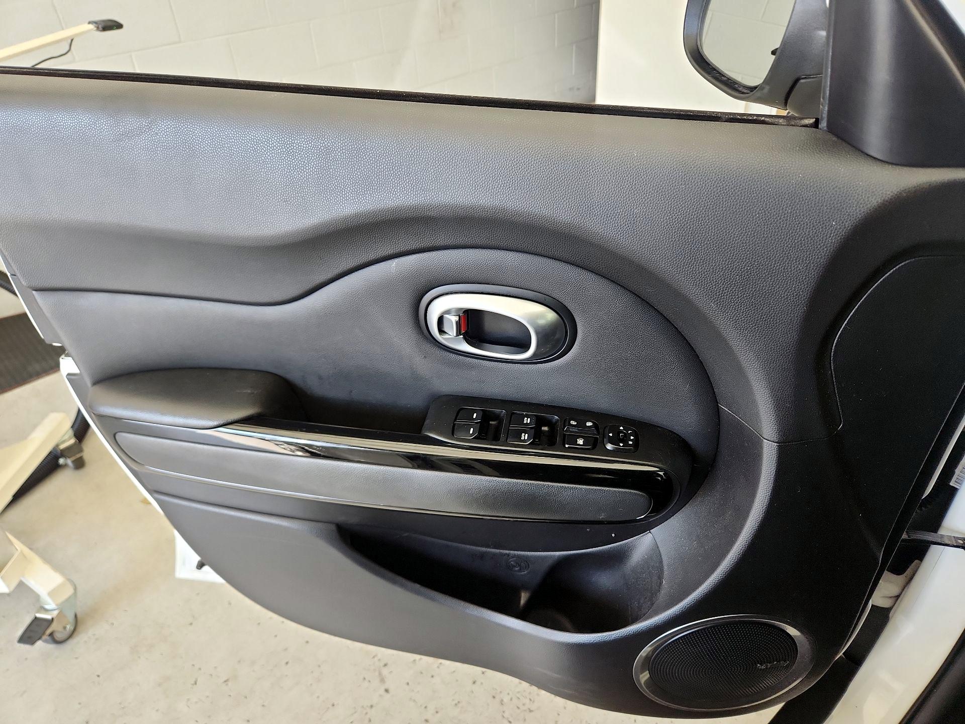 Thumbnail: 2015 Kia Soul - 12