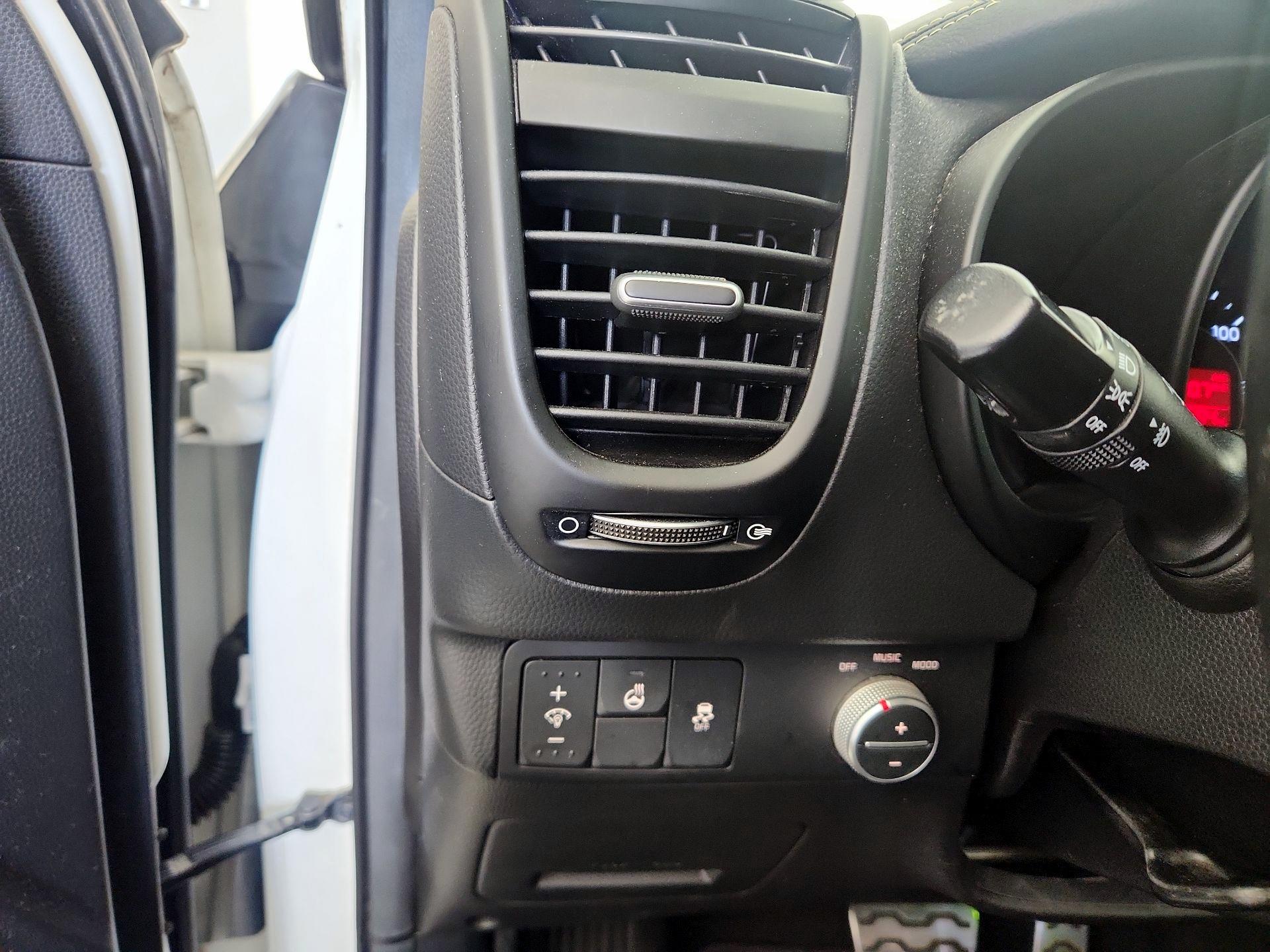 Thumbnail: 2015 Kia Soul - 13