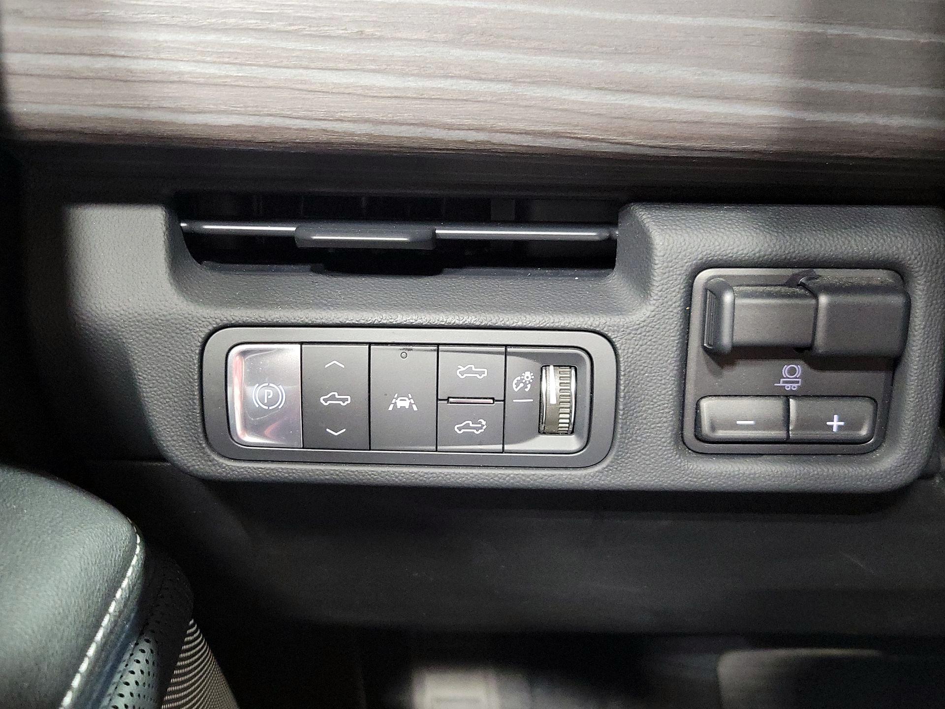Thumbnail: 2024 GMC Sierra EV - 13