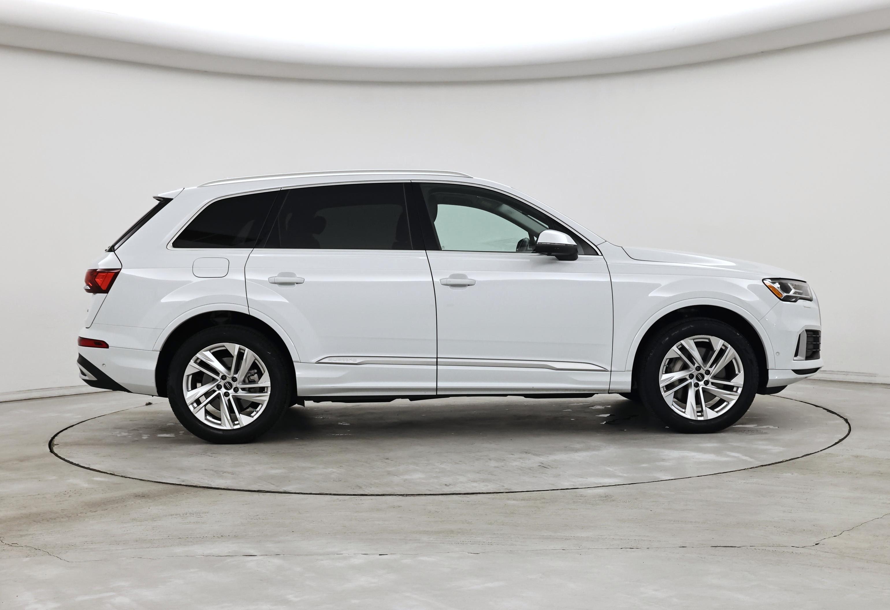 Thumbnail: 2023 Audi Q7 - 7