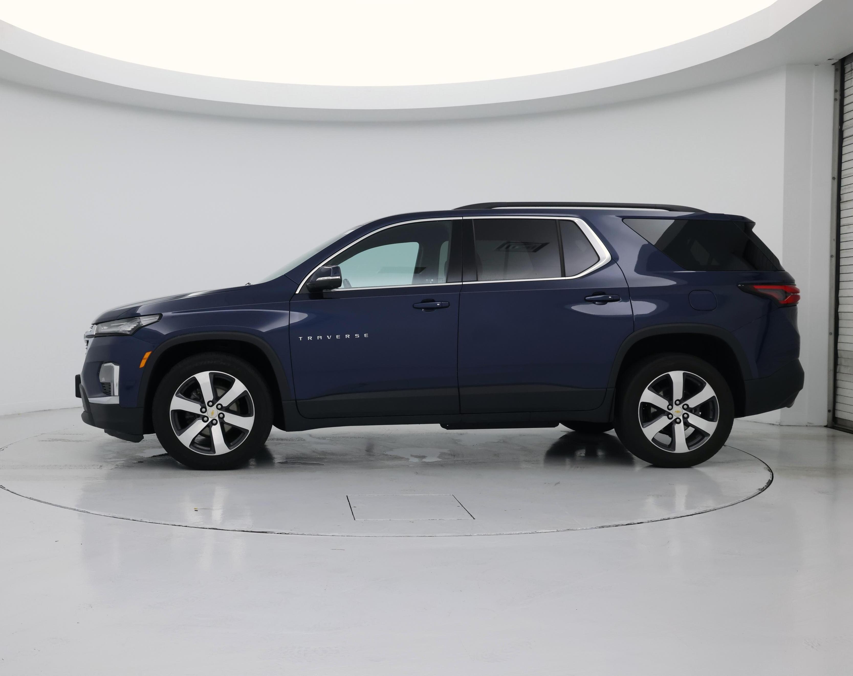 Thumbnail: 2023 Chevrolet Traverse - 3