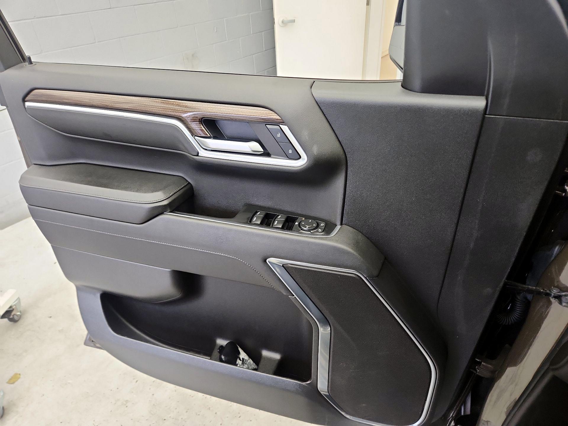 Thumbnail: 2023 Chevrolet Silverado 1500 - 12