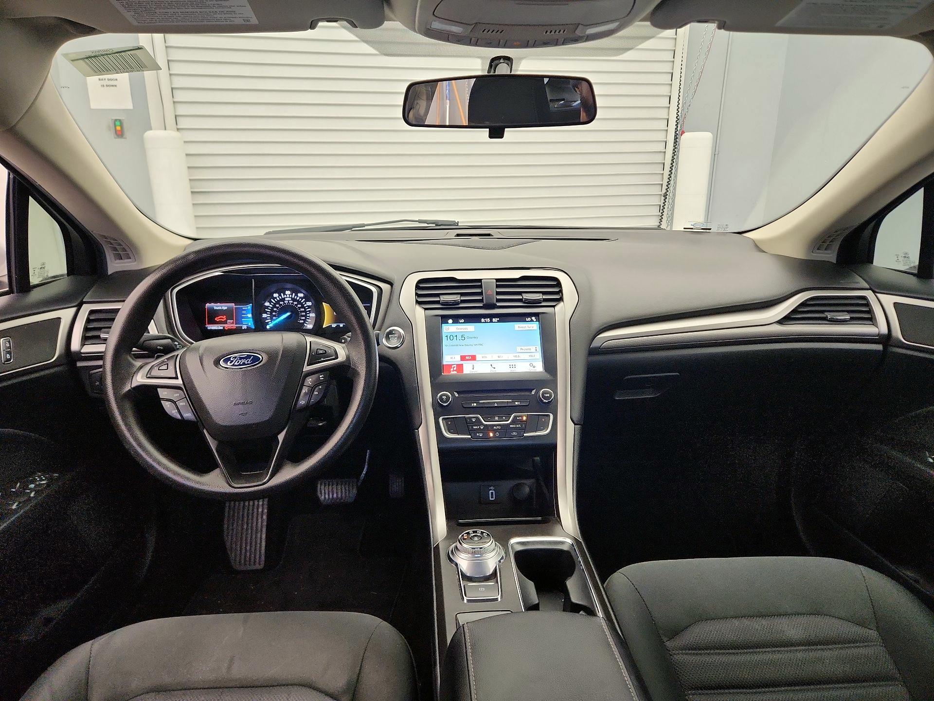Thumbnail: 2017 Ford Fusion - 9
