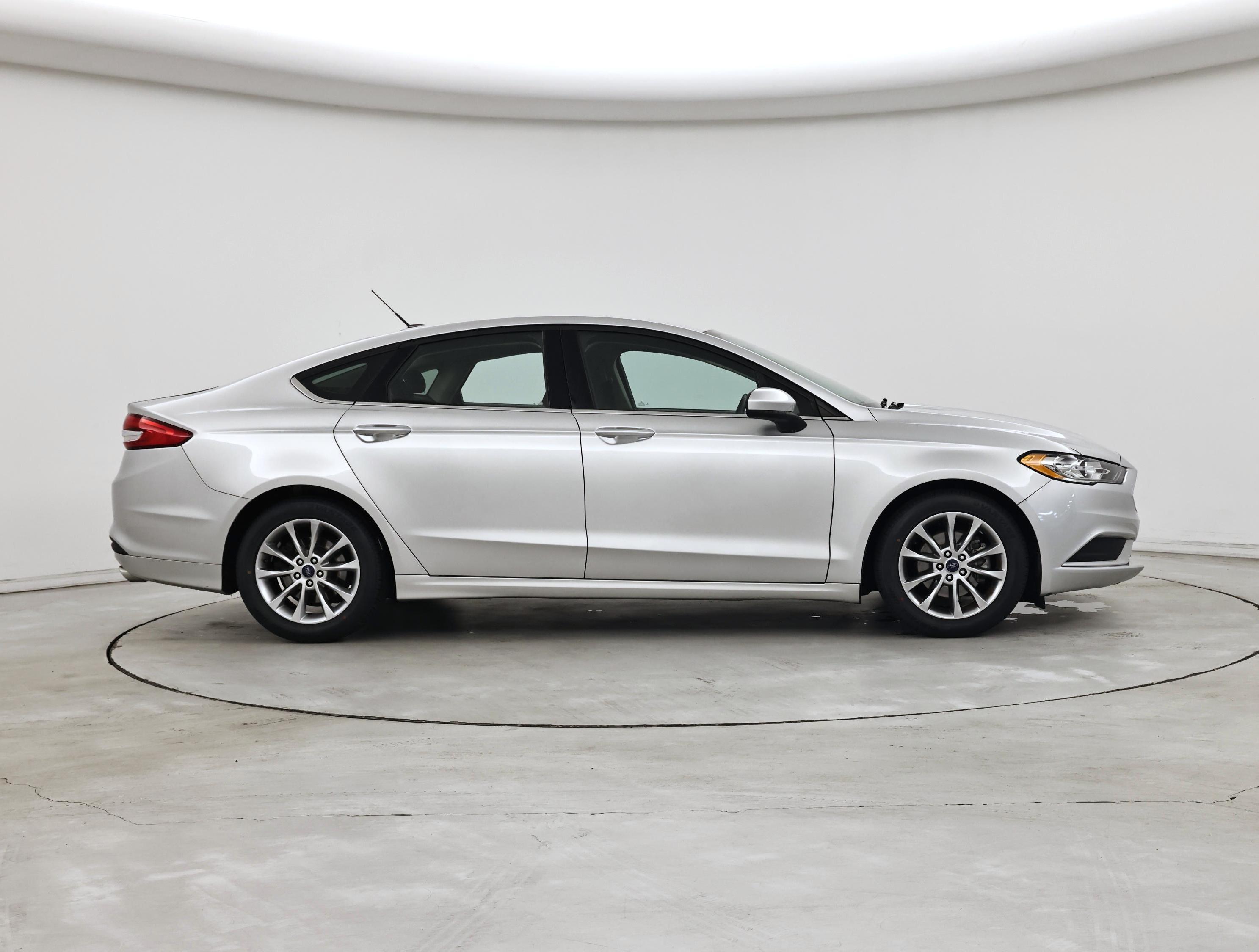 Thumbnail: 2017 Ford Fusion - 7