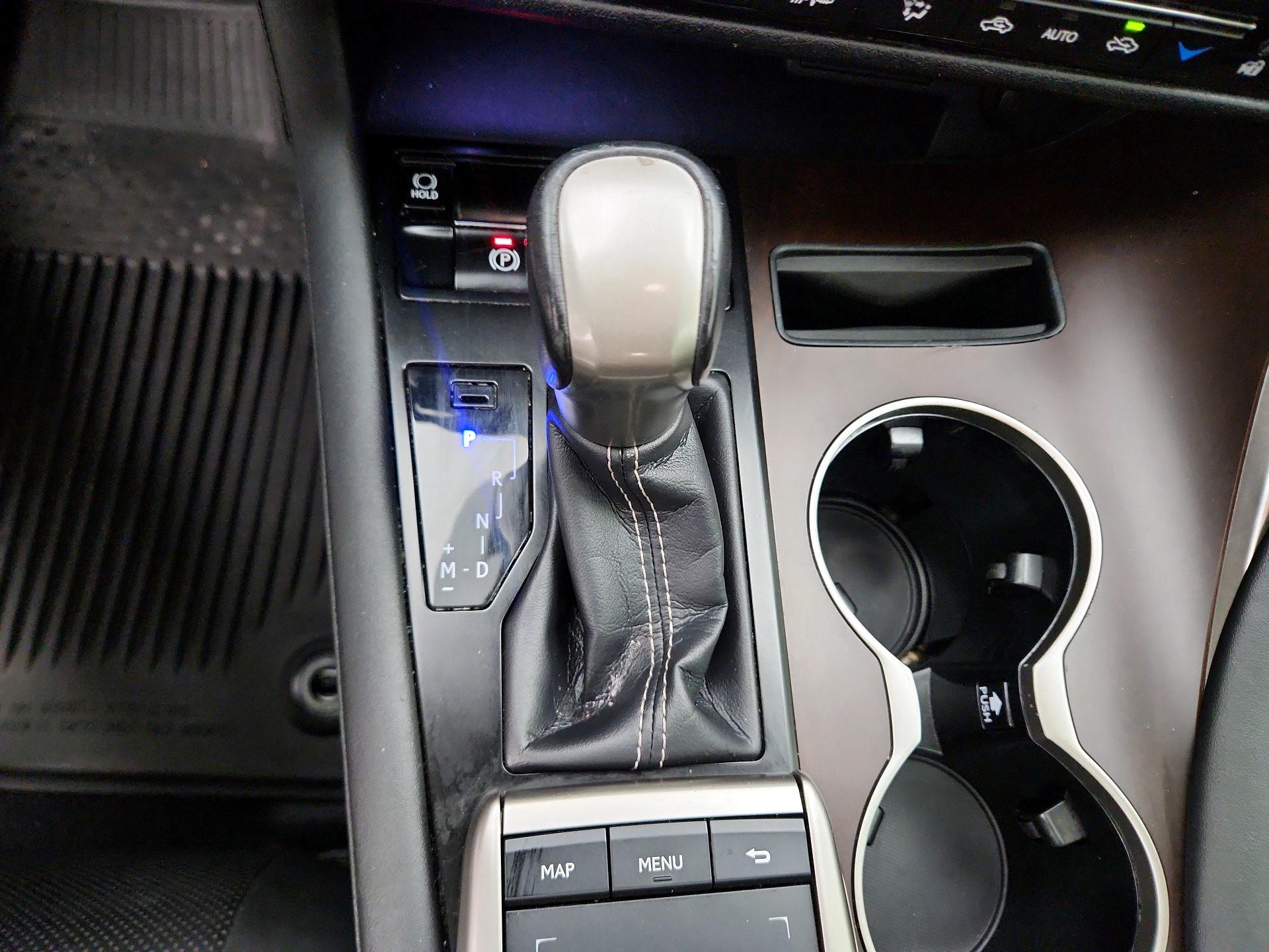 Thumbnail: 2022 Lexus RX - 18