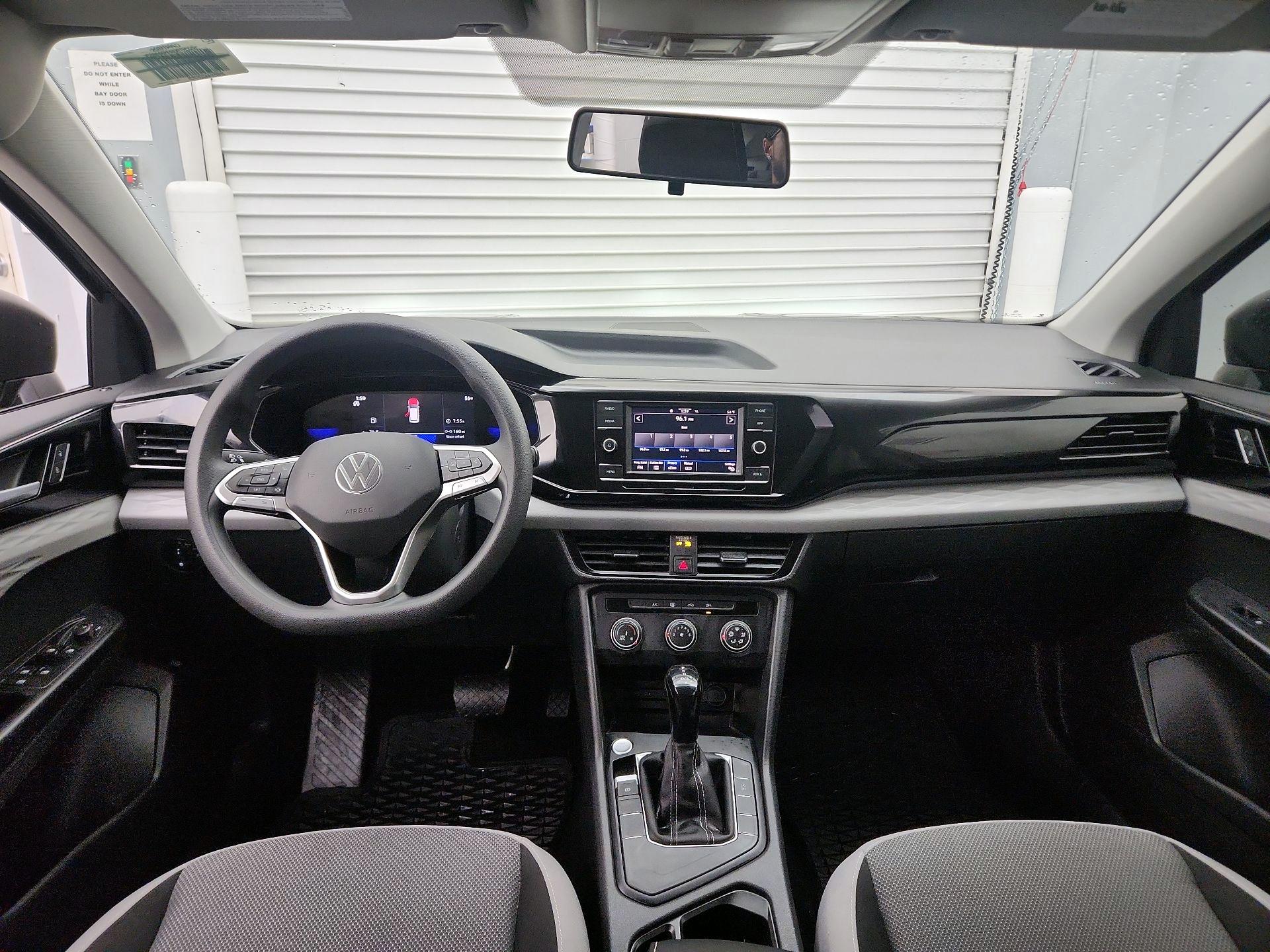Thumbnail: 2022 Volkswagen Taos - 9