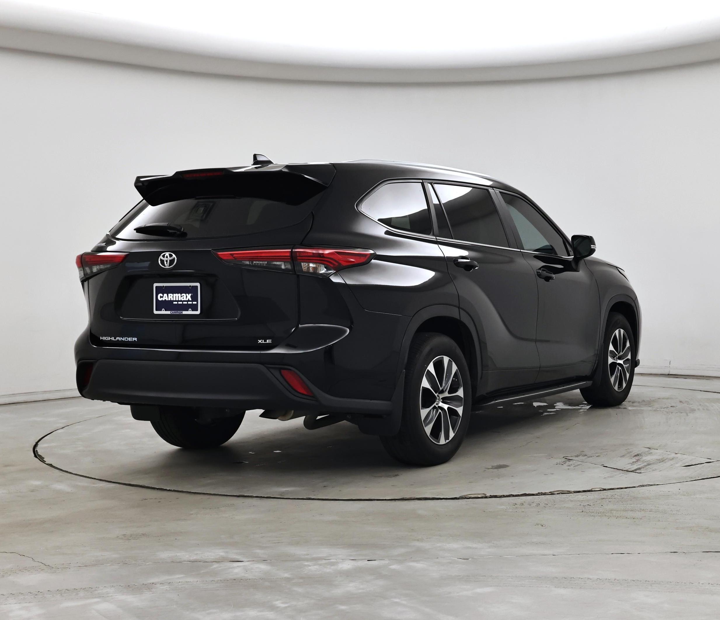 Thumbnail: 2023 Toyota Highlander - 8
