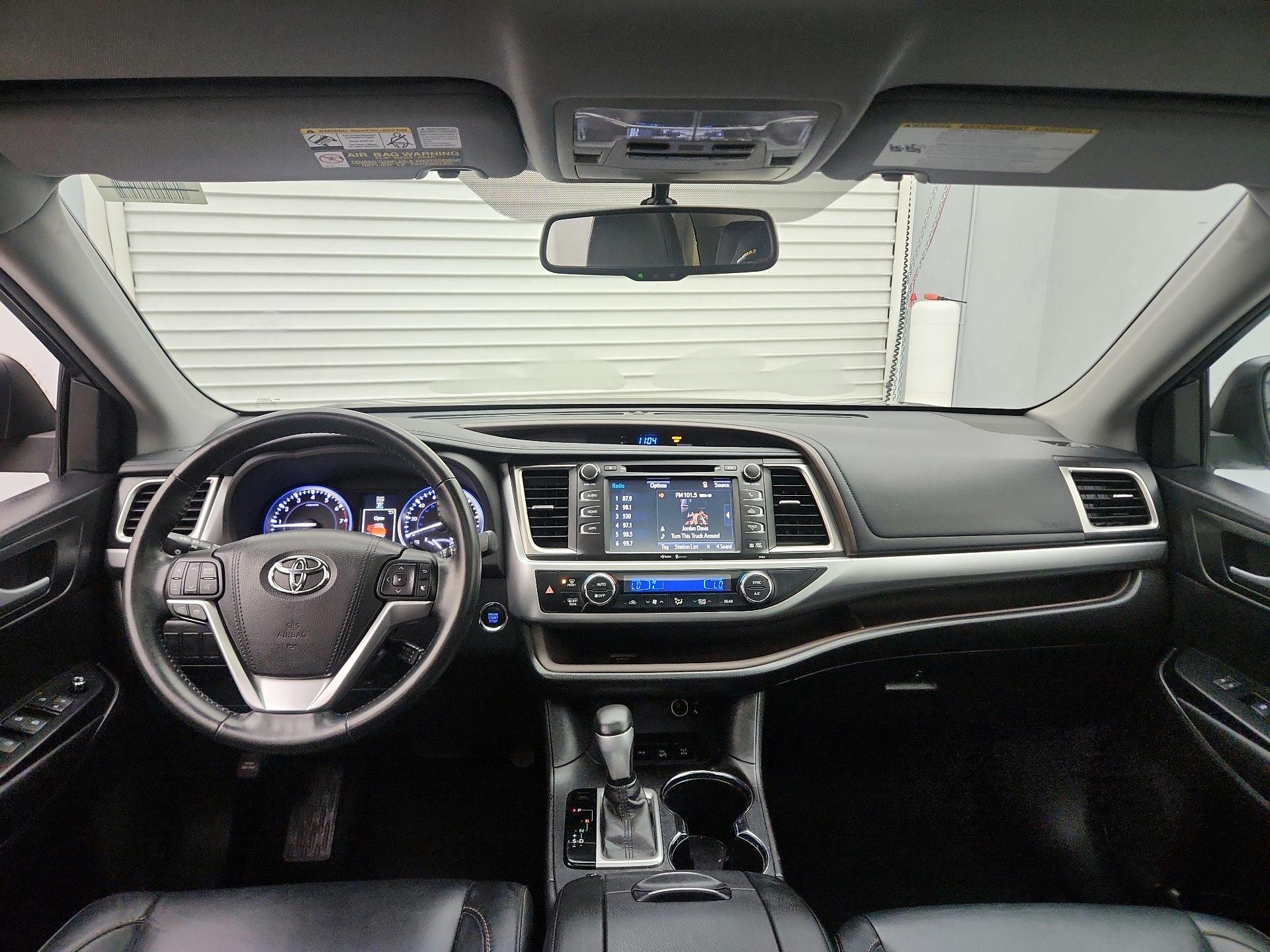 Thumbnail: 2015 Toyota Highlander - 9