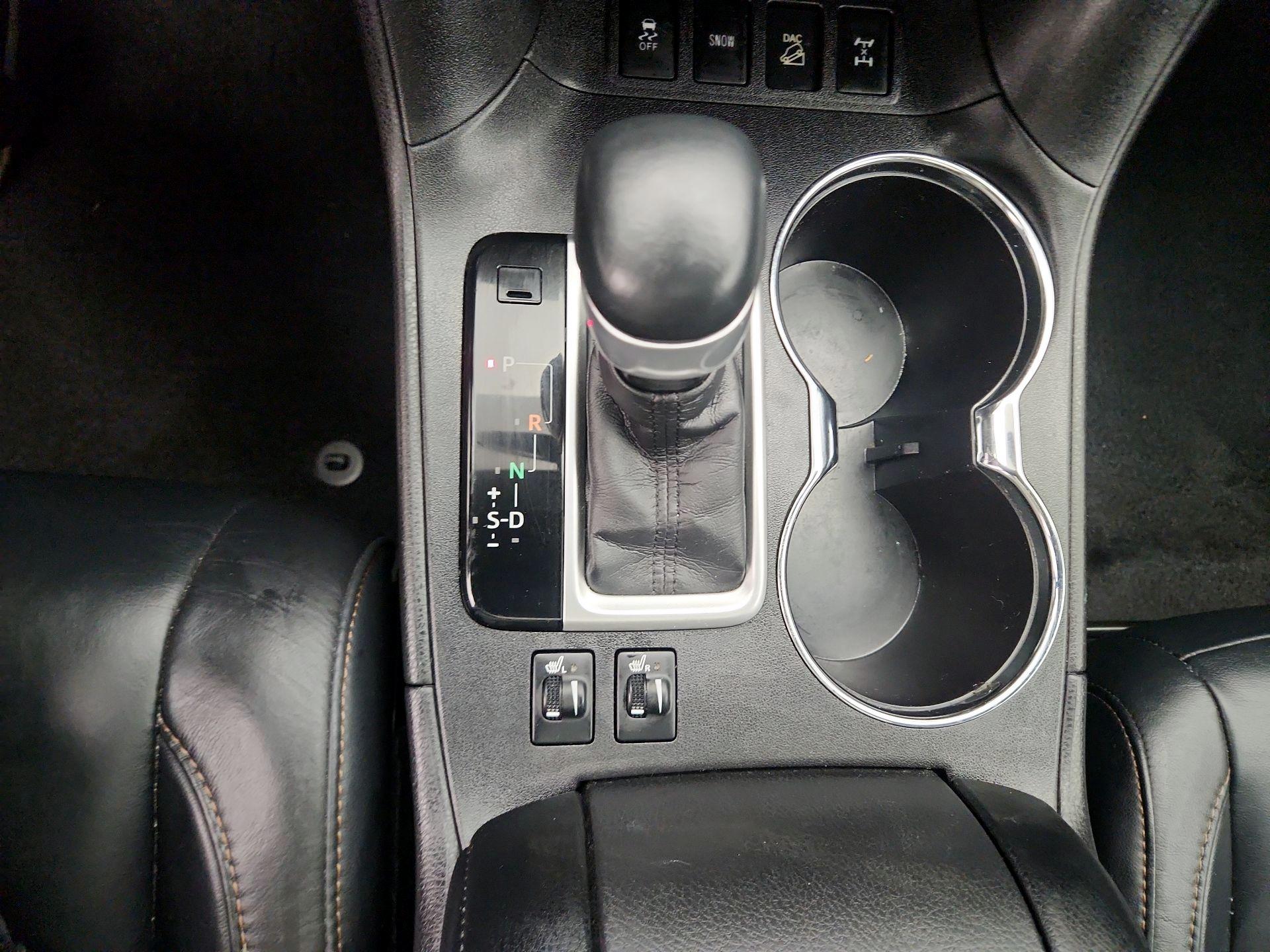 Thumbnail: 2015 Toyota Highlander - 17