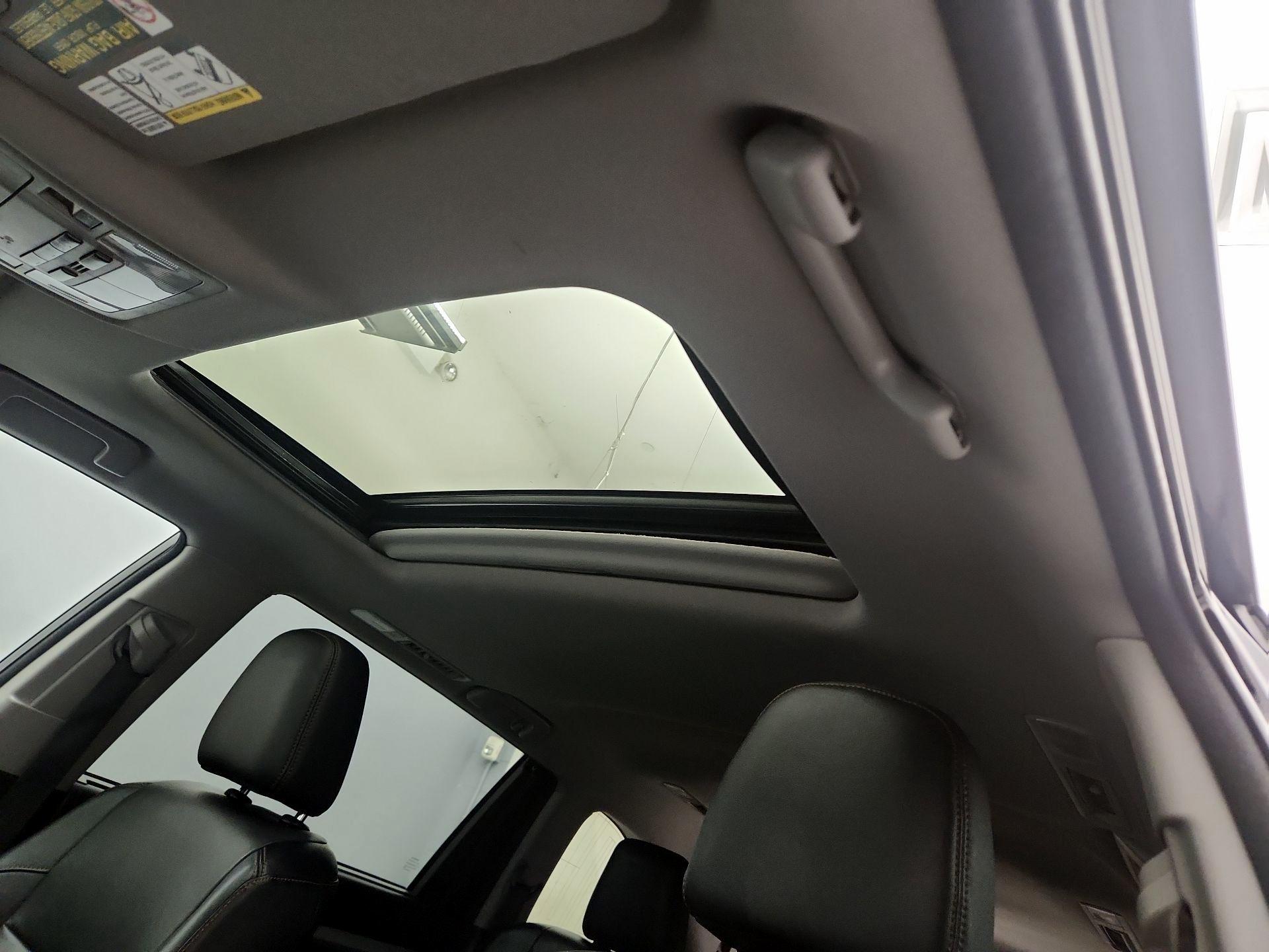 Thumbnail: 2015 Toyota Highlander - 19