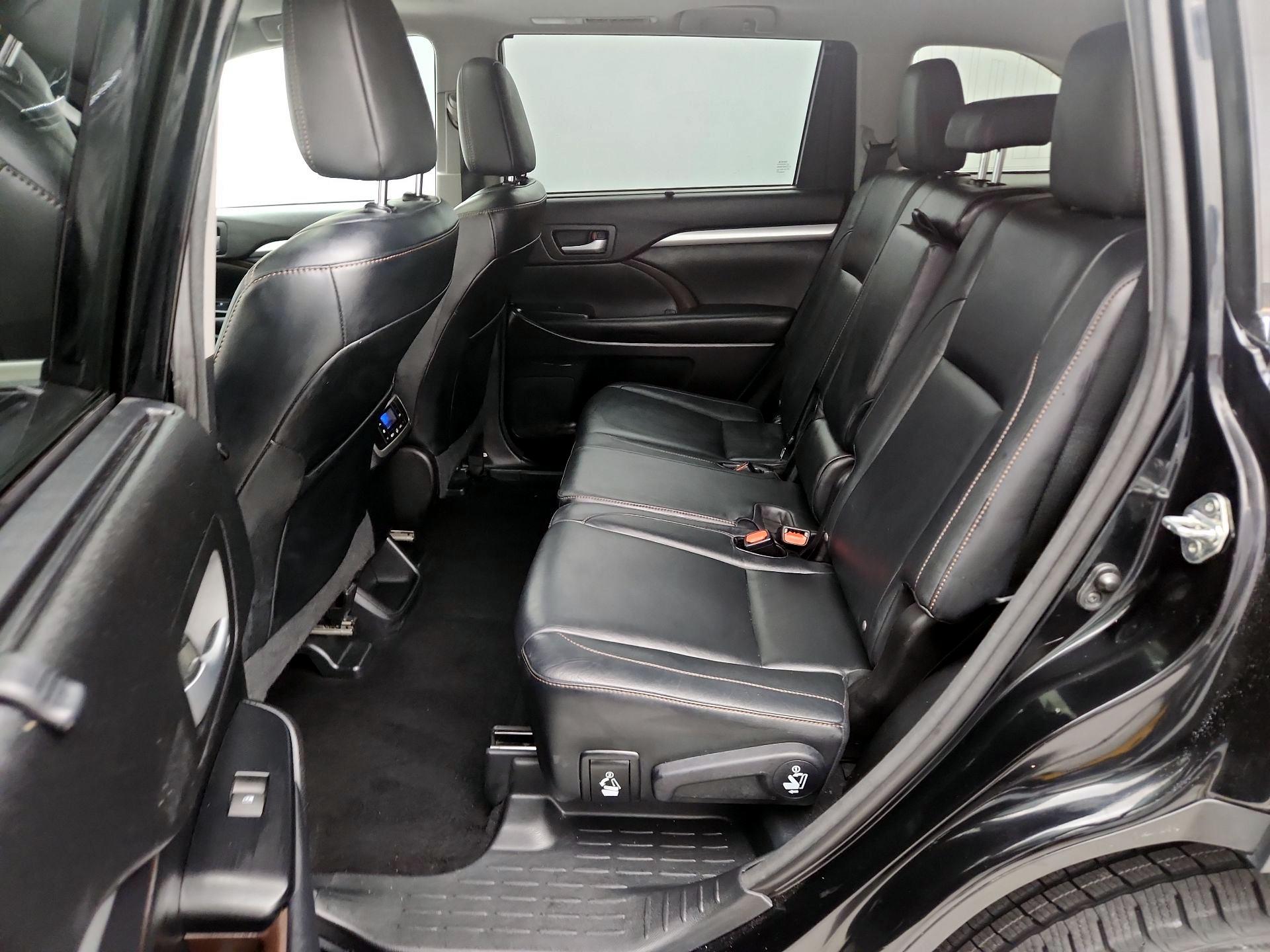 Thumbnail: 2015 Toyota Highlander - 20