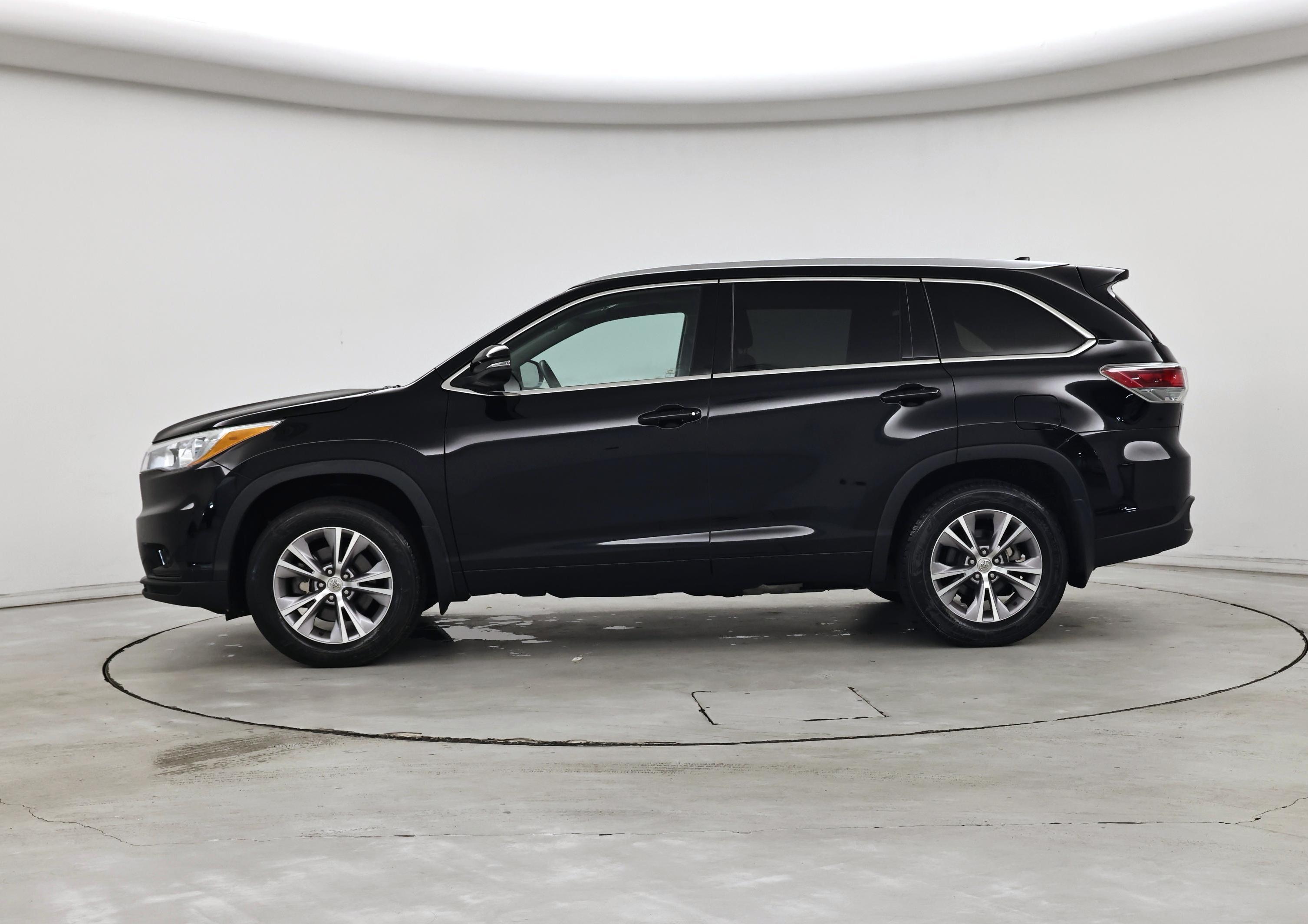 Thumbnail: 2015 Toyota Highlander - 3