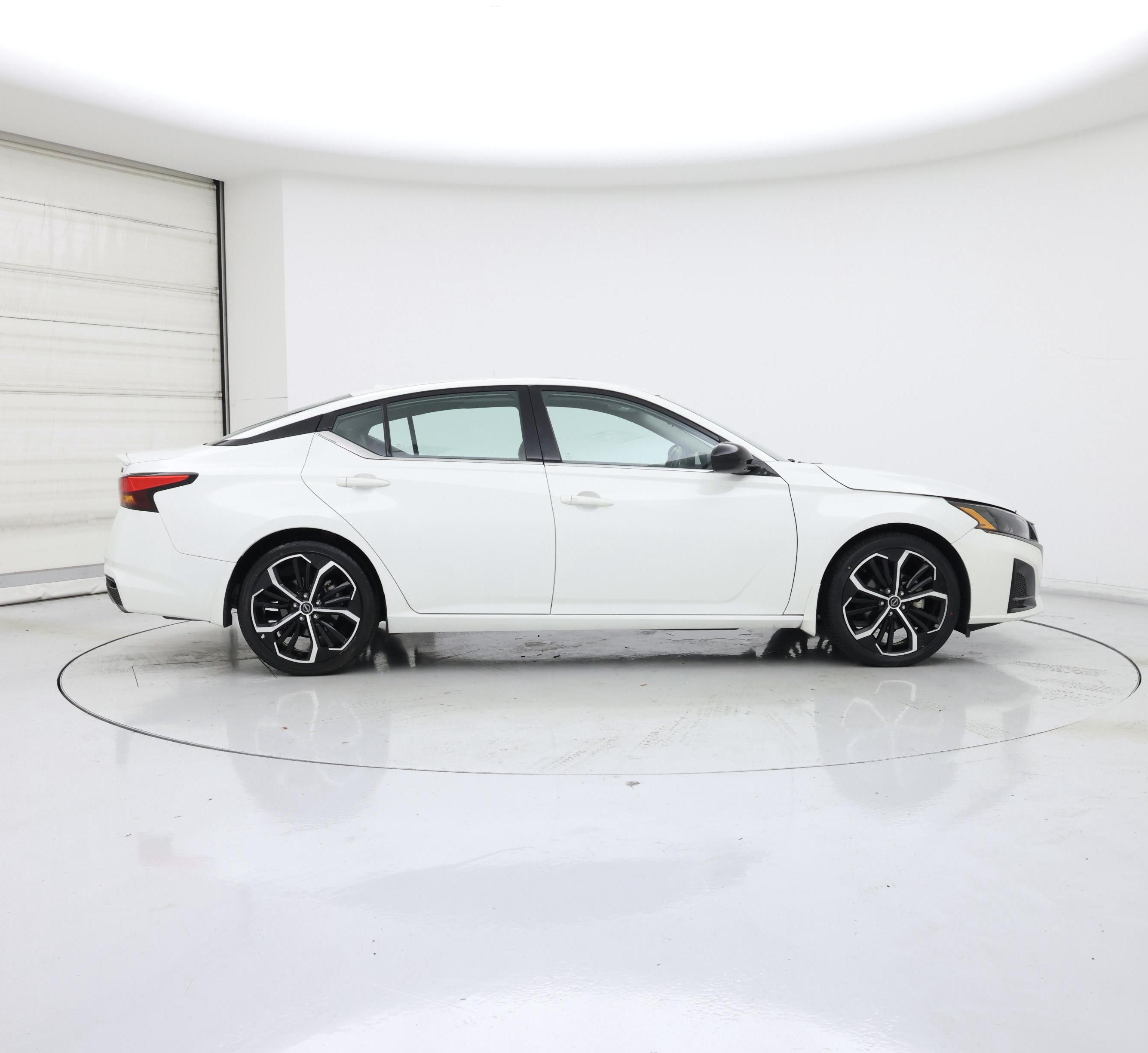 Thumbnail: 2023 Nissan Altima - 7