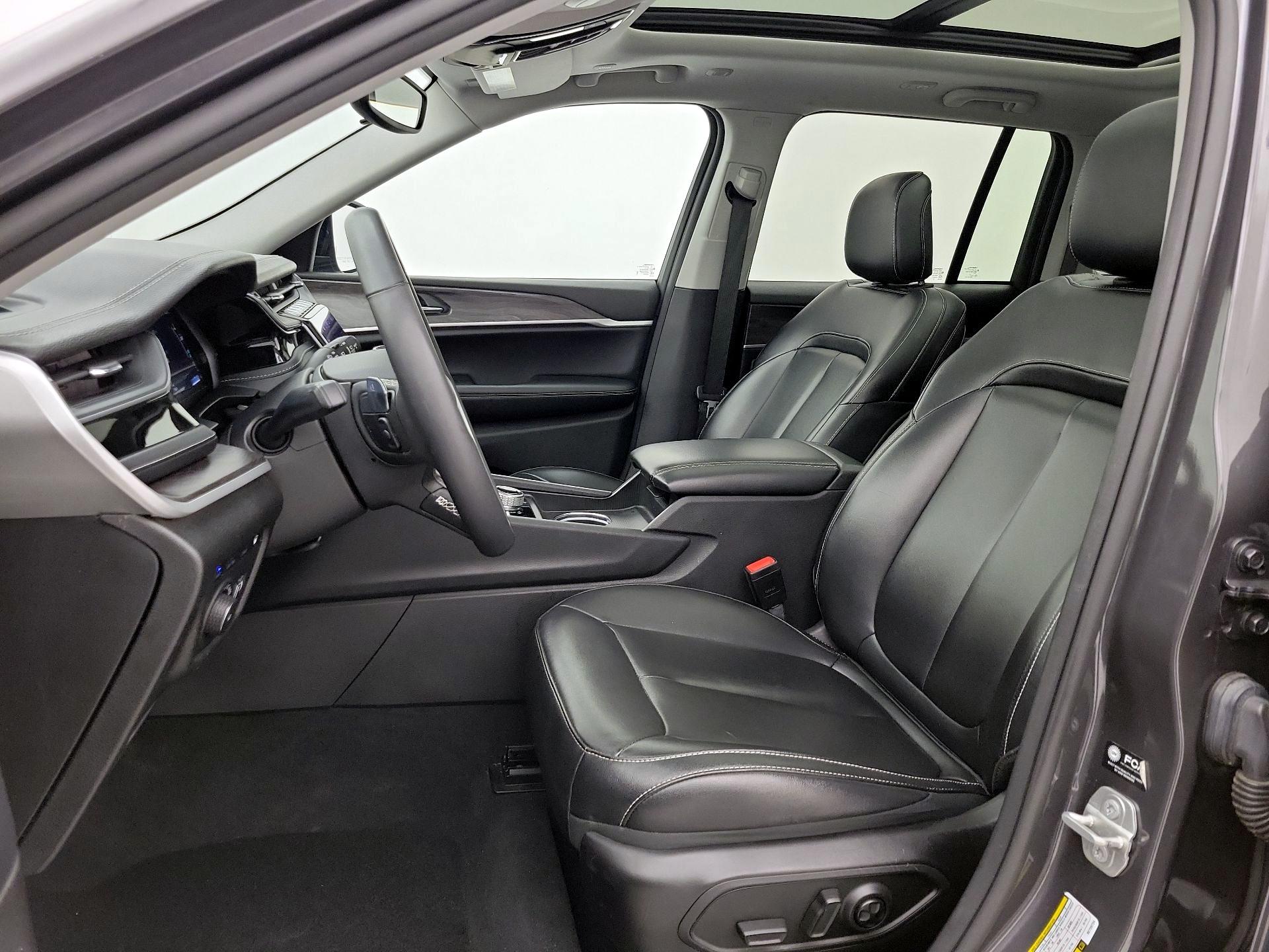 Thumbnail: 2024 Jeep Grand Cherokee - 11