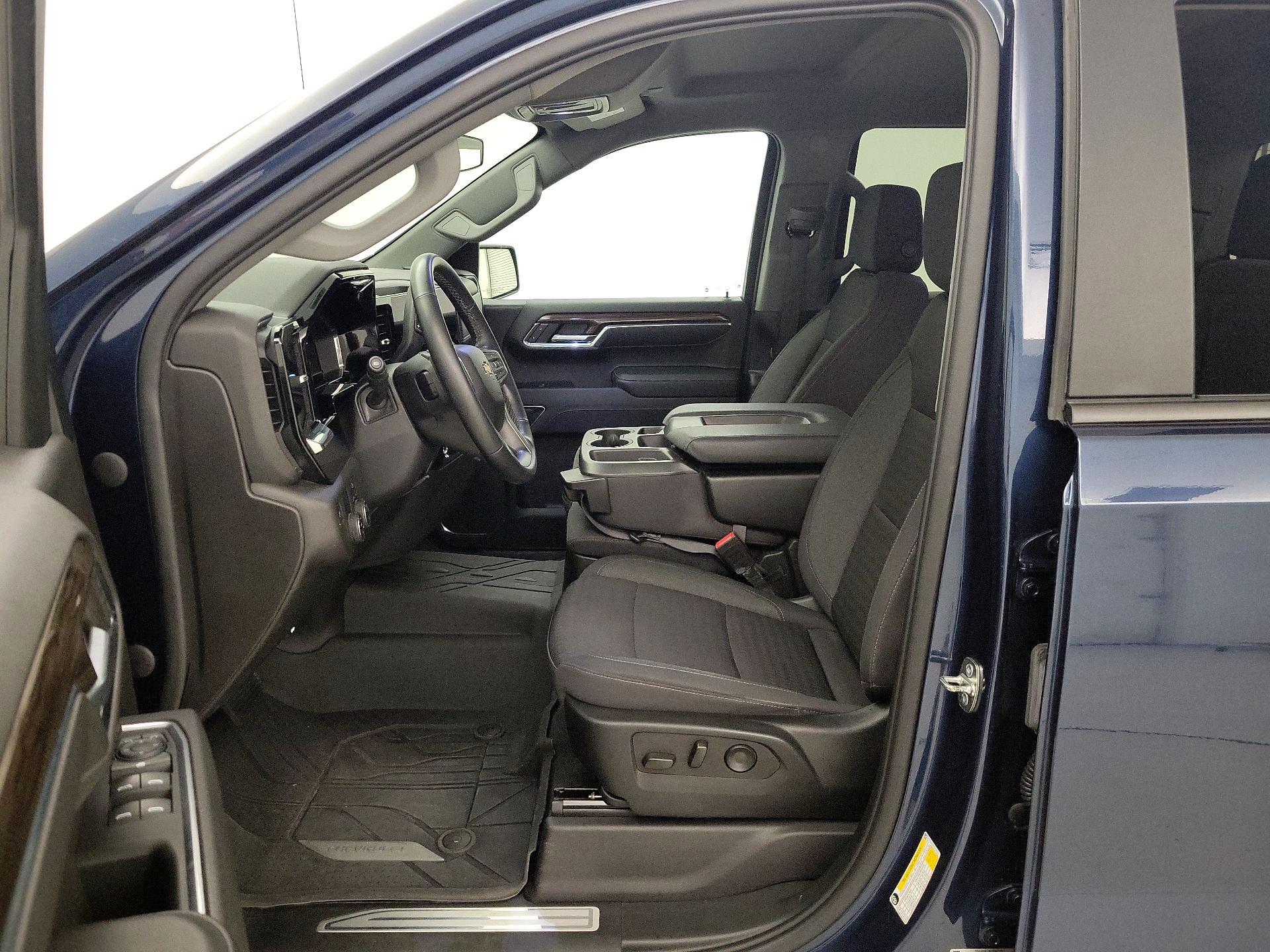 Thumbnail: 2023 Chevrolet Silverado 1500 - 11