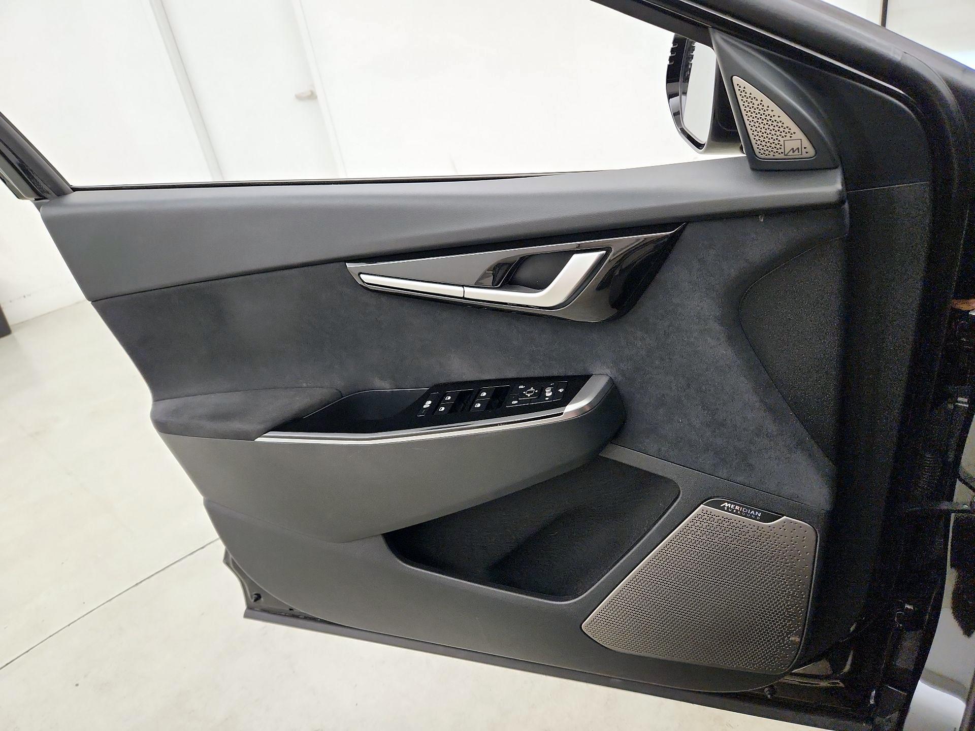 Thumbnail: 2023 Kia EV6 - 12