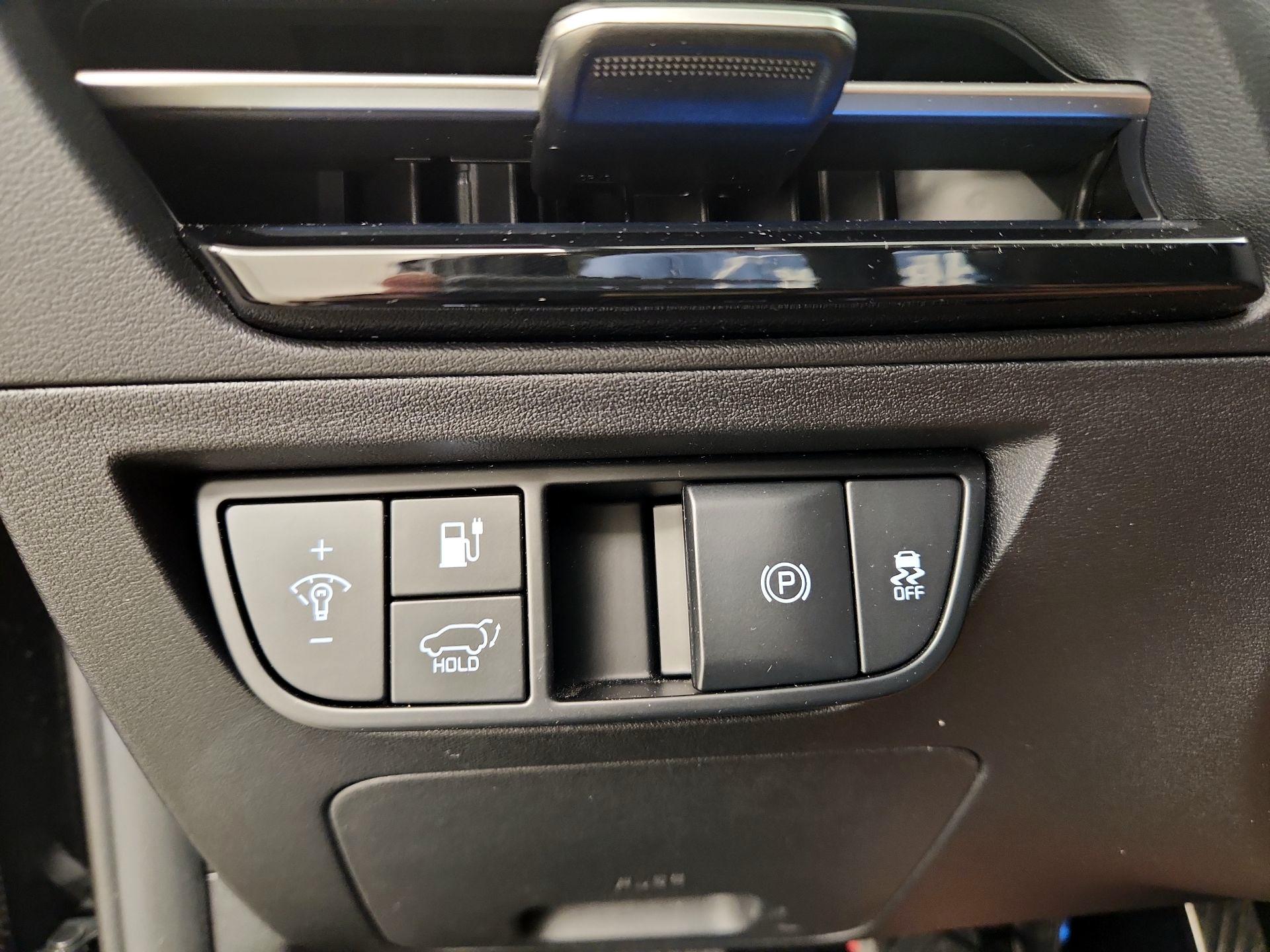 Thumbnail: 2023 Kia EV6 - 13