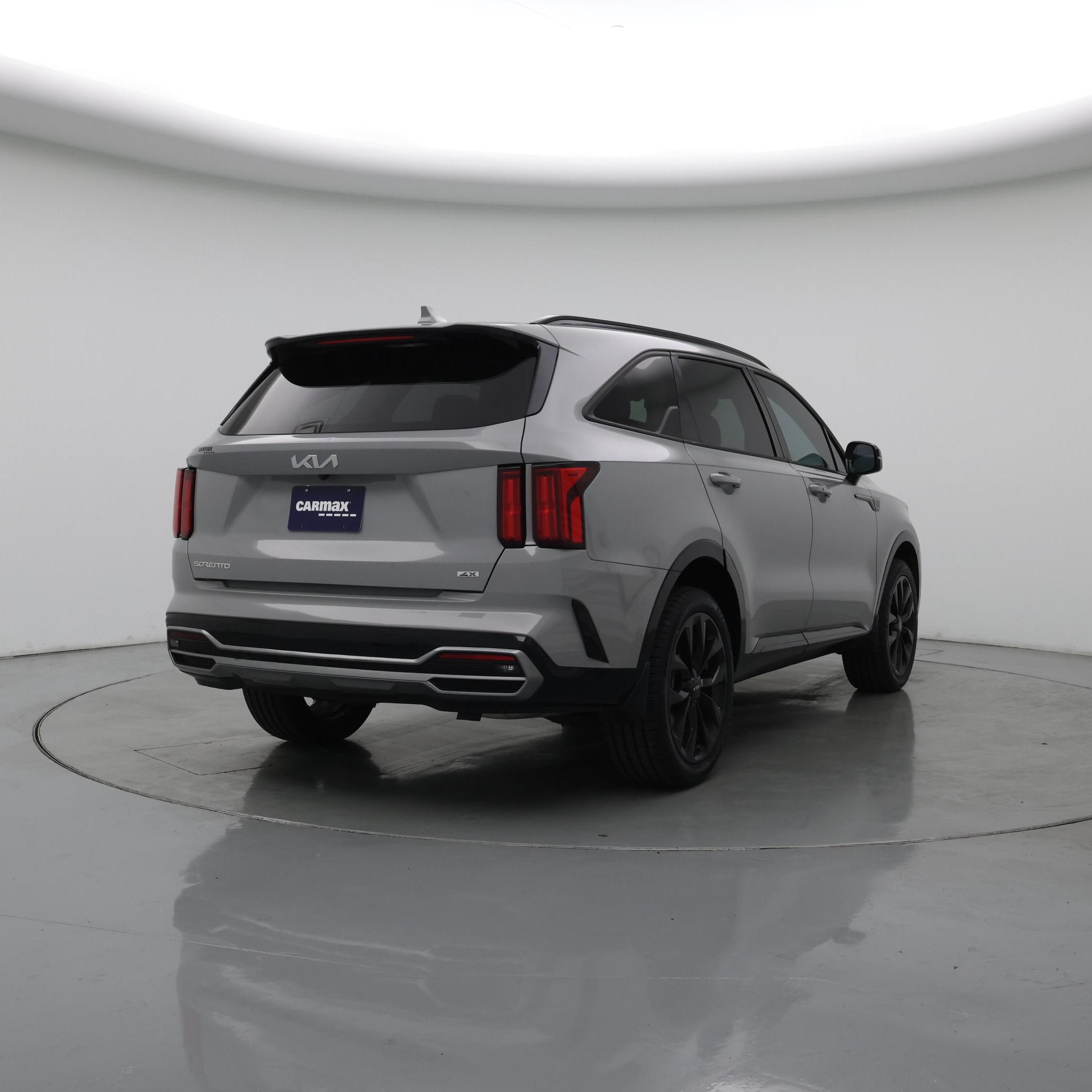 Thumbnail: 2023 Kia Sorento - 8