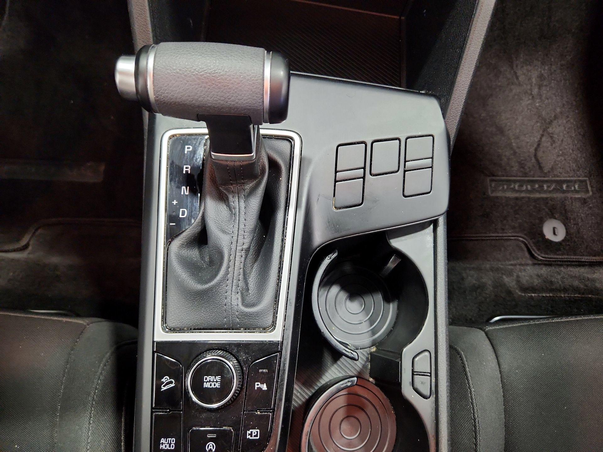 Thumbnail: 2023 Kia Sportage - 17