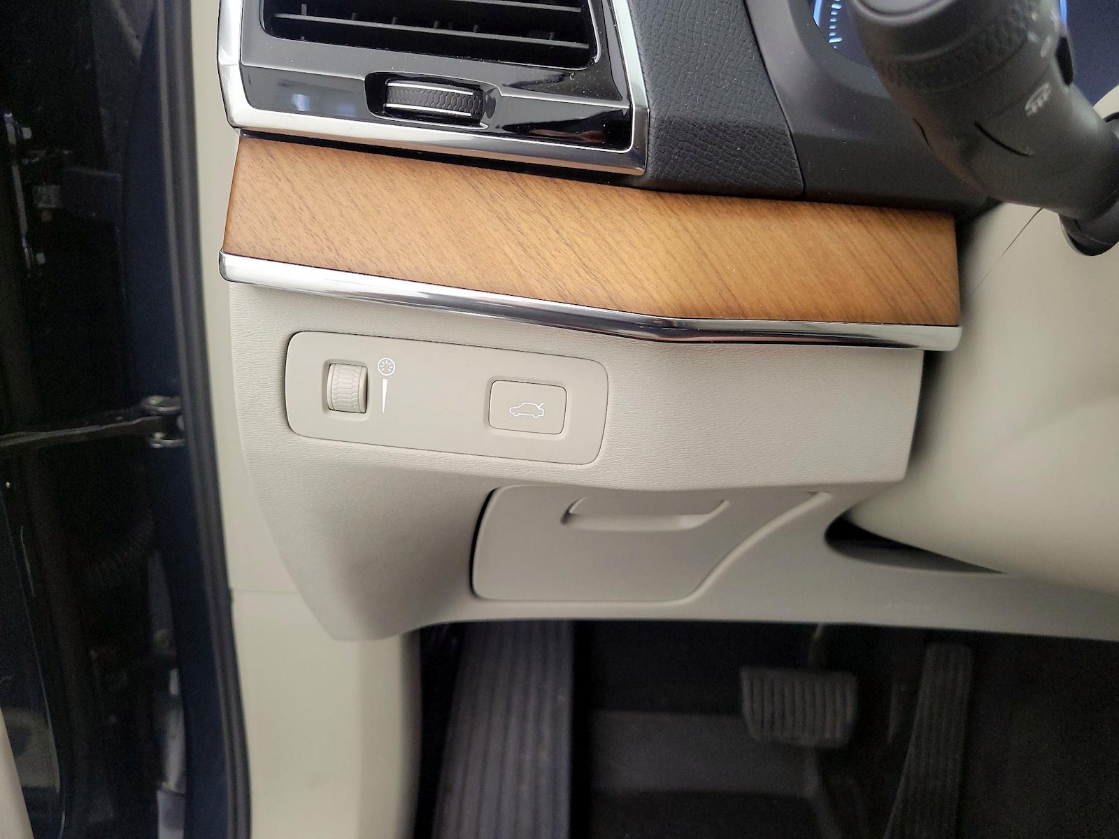 2021 Volvo XC90 Momentum - Photo 14