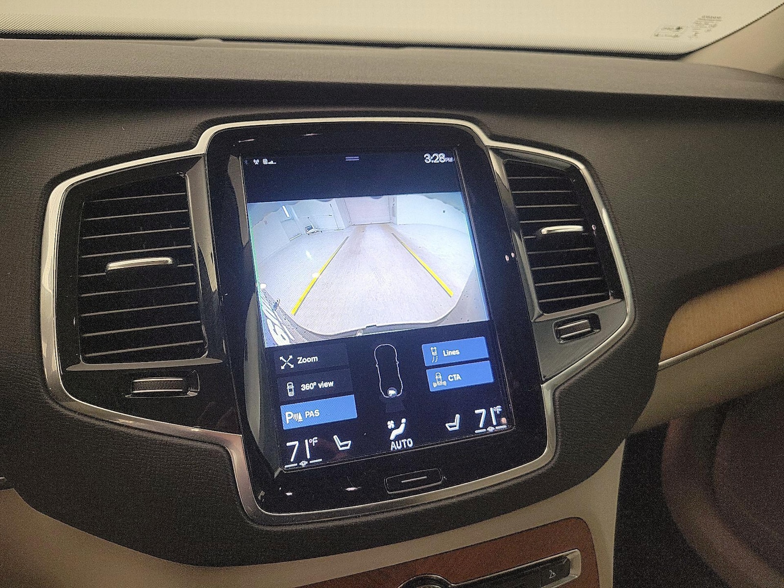 2021 Volvo XC90 Momentum - Photo 15