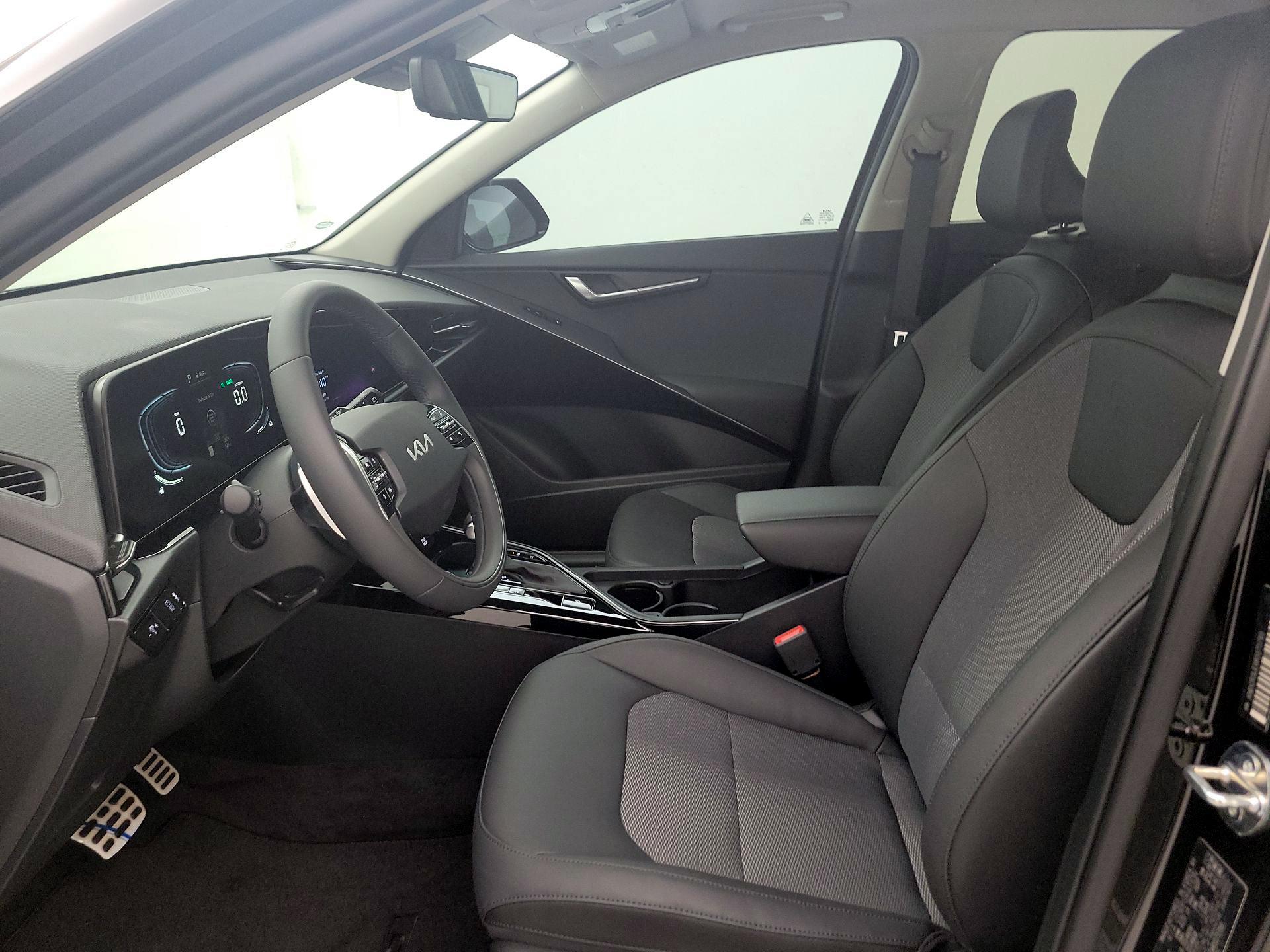 Thumbnail: 2024 Kia Niro - 11