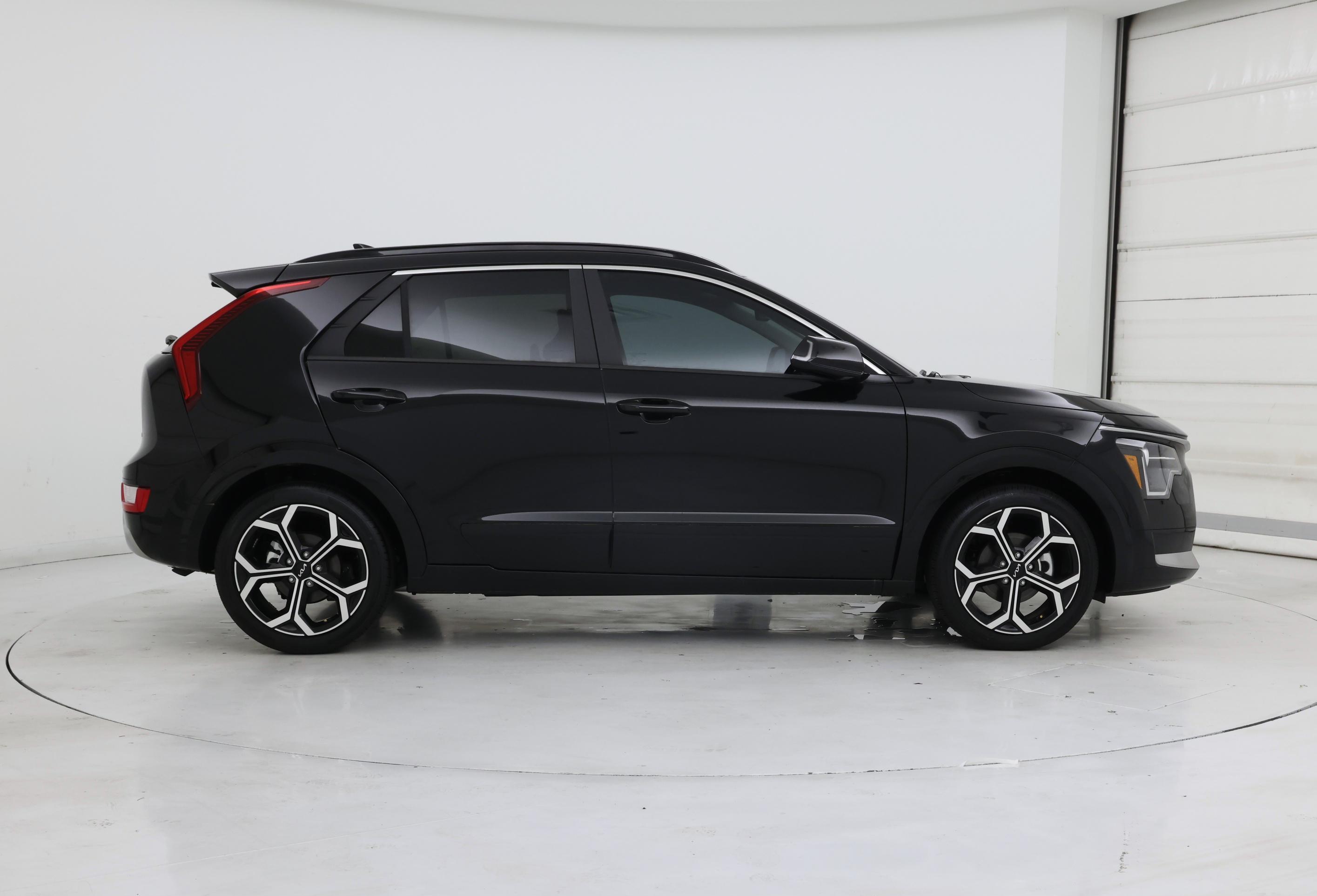 Thumbnail: 2024 Kia Niro - 7