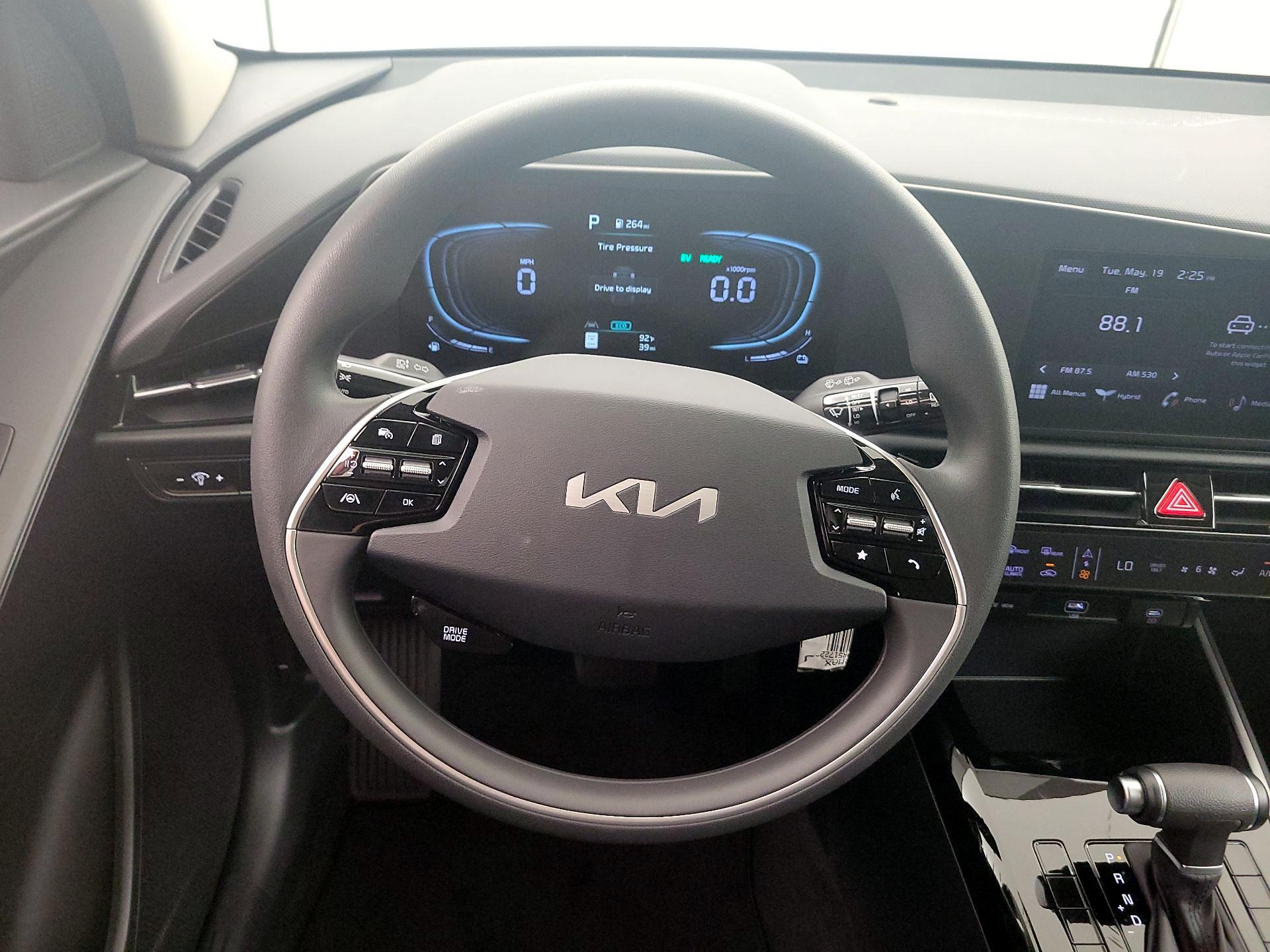 Thumbnail: 2024 Kia Niro - 10