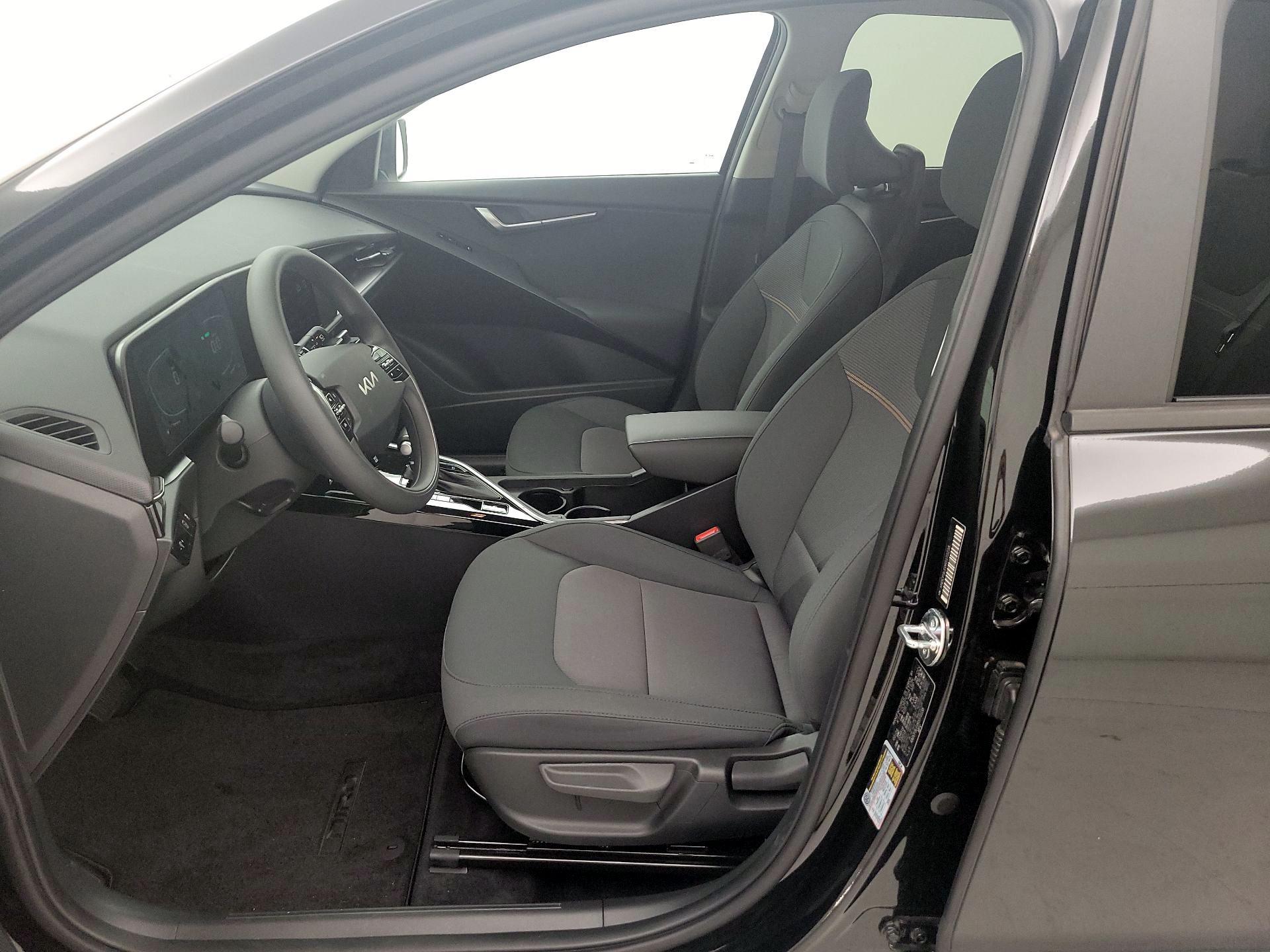Thumbnail: 2024 Kia Niro - 11