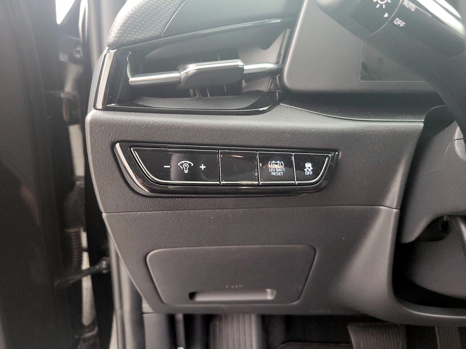 Thumbnail: 2024 Kia Niro - 13