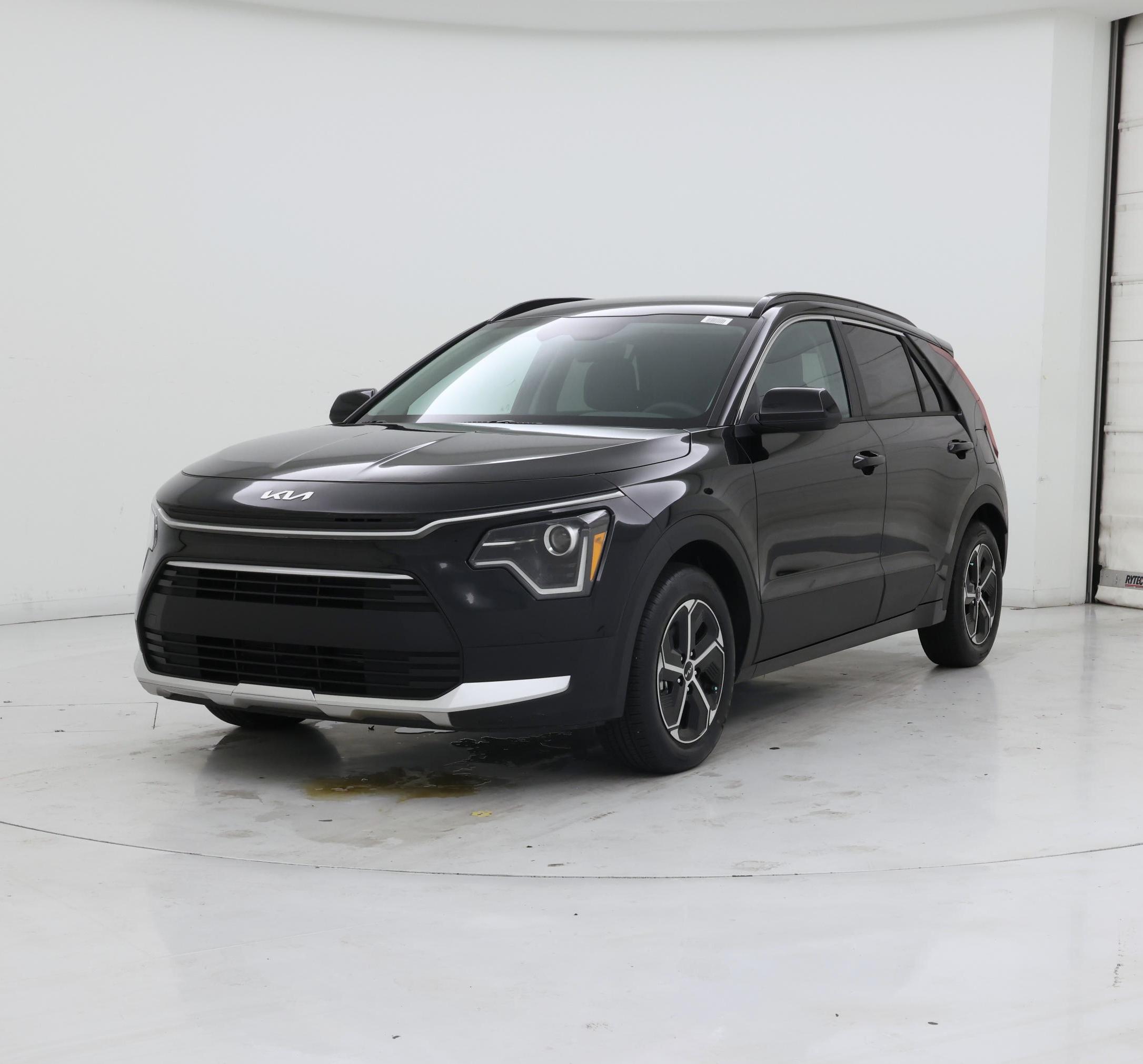 Thumbnail: 2024 Kia Niro - 4