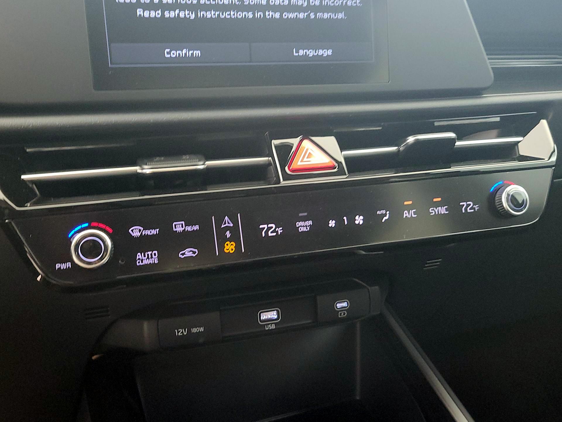 Thumbnail: 2024 Kia Niro - 16