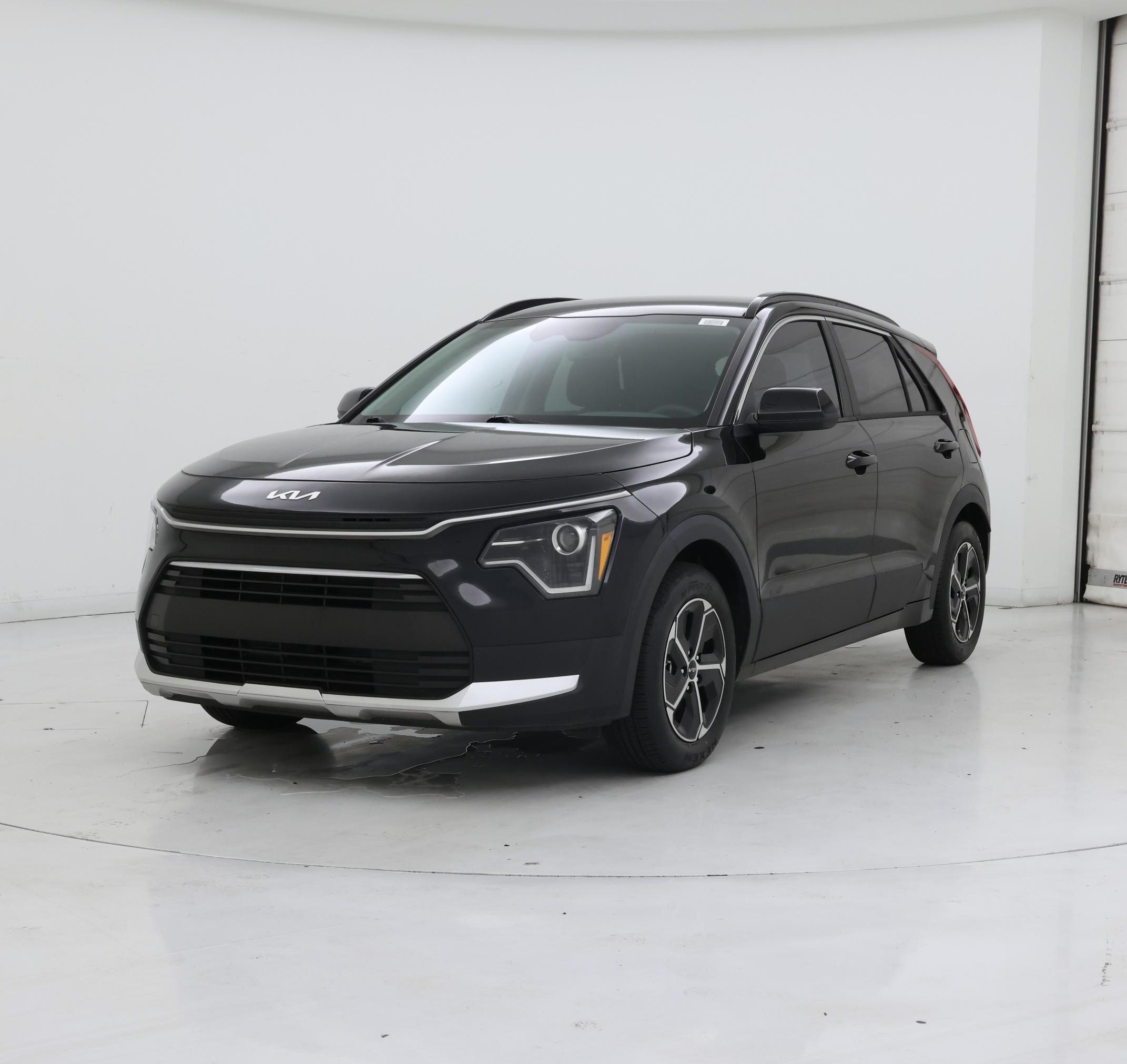 Thumbnail: 2024 Kia Niro - 4