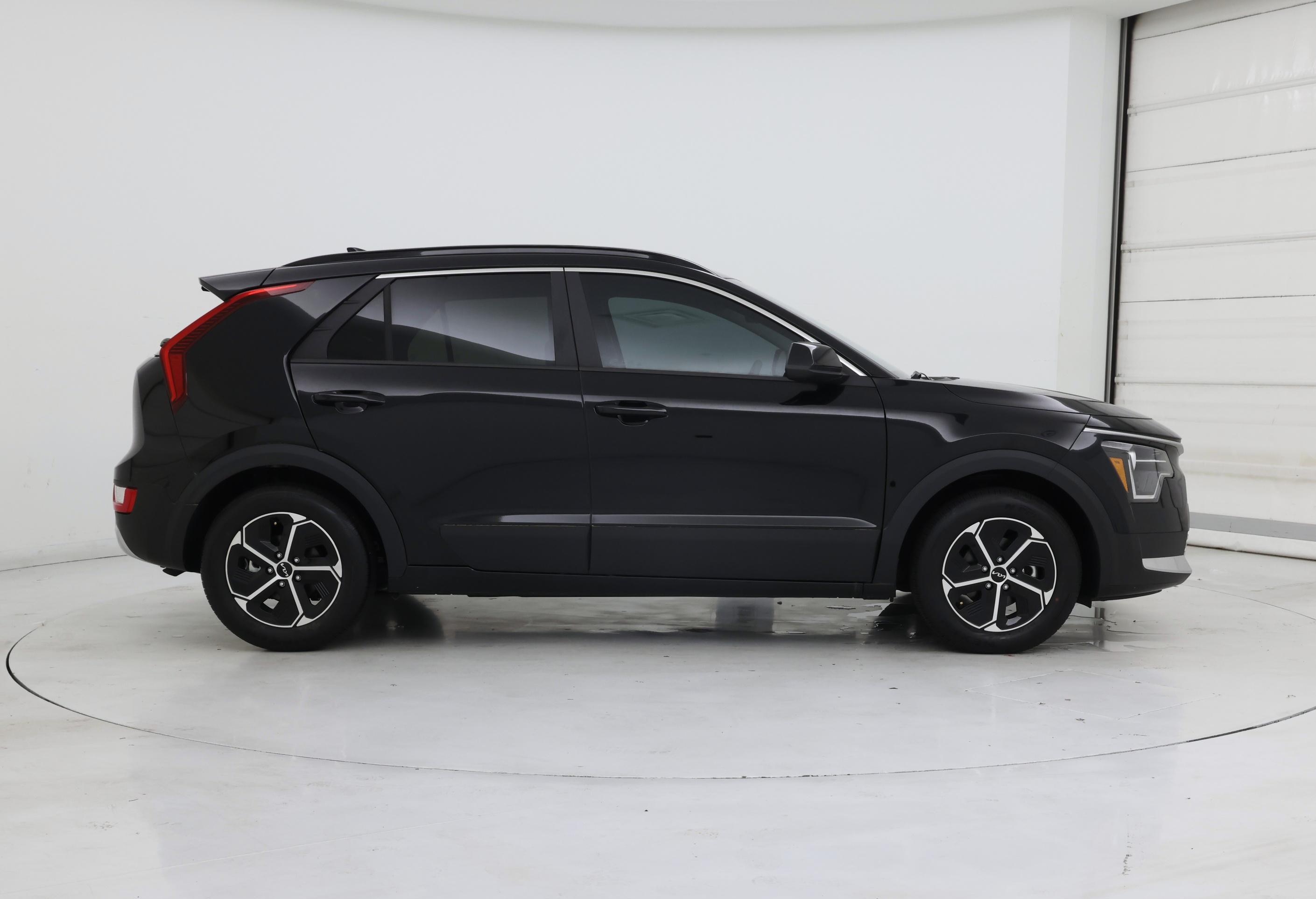 Thumbnail: 2024 Kia Niro - 7
