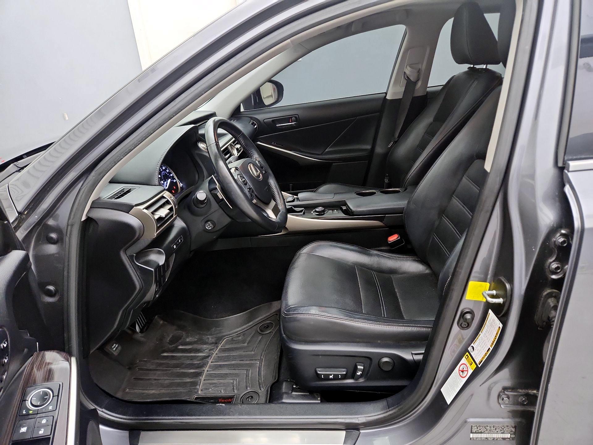 Thumbnail: 2014 Lexus IS - 11