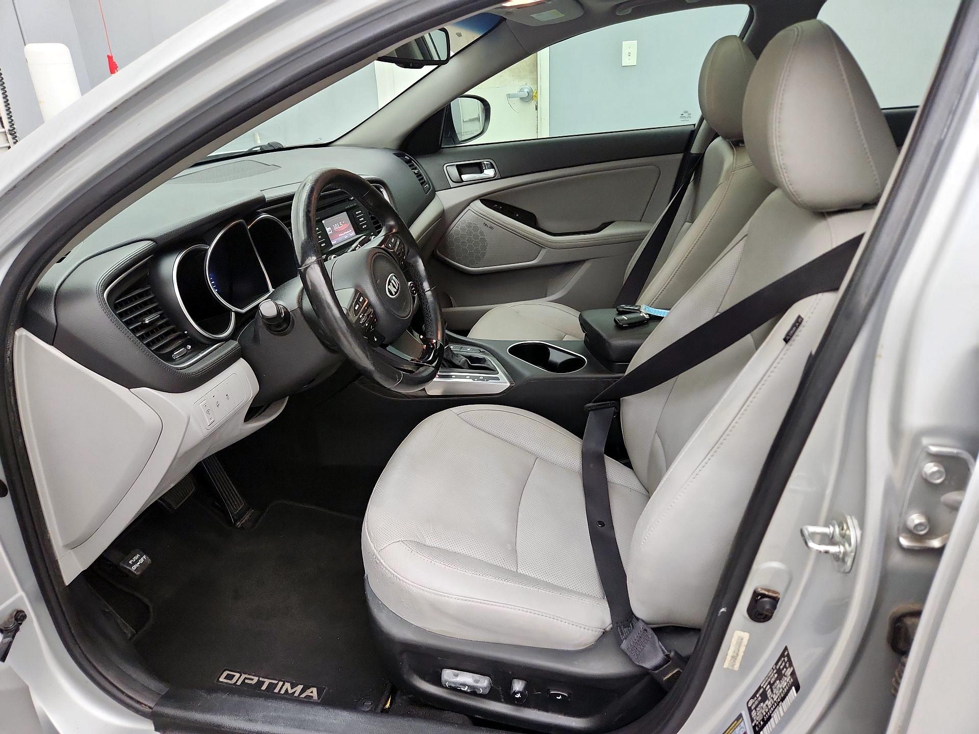 Thumbnail: 2015 Kia Optima - 11