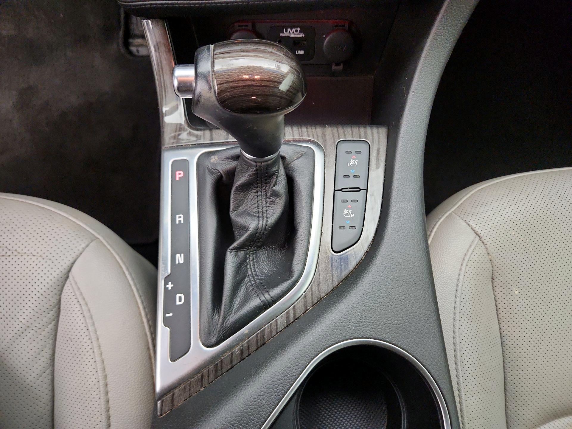 Thumbnail: 2015 Kia Optima - 17