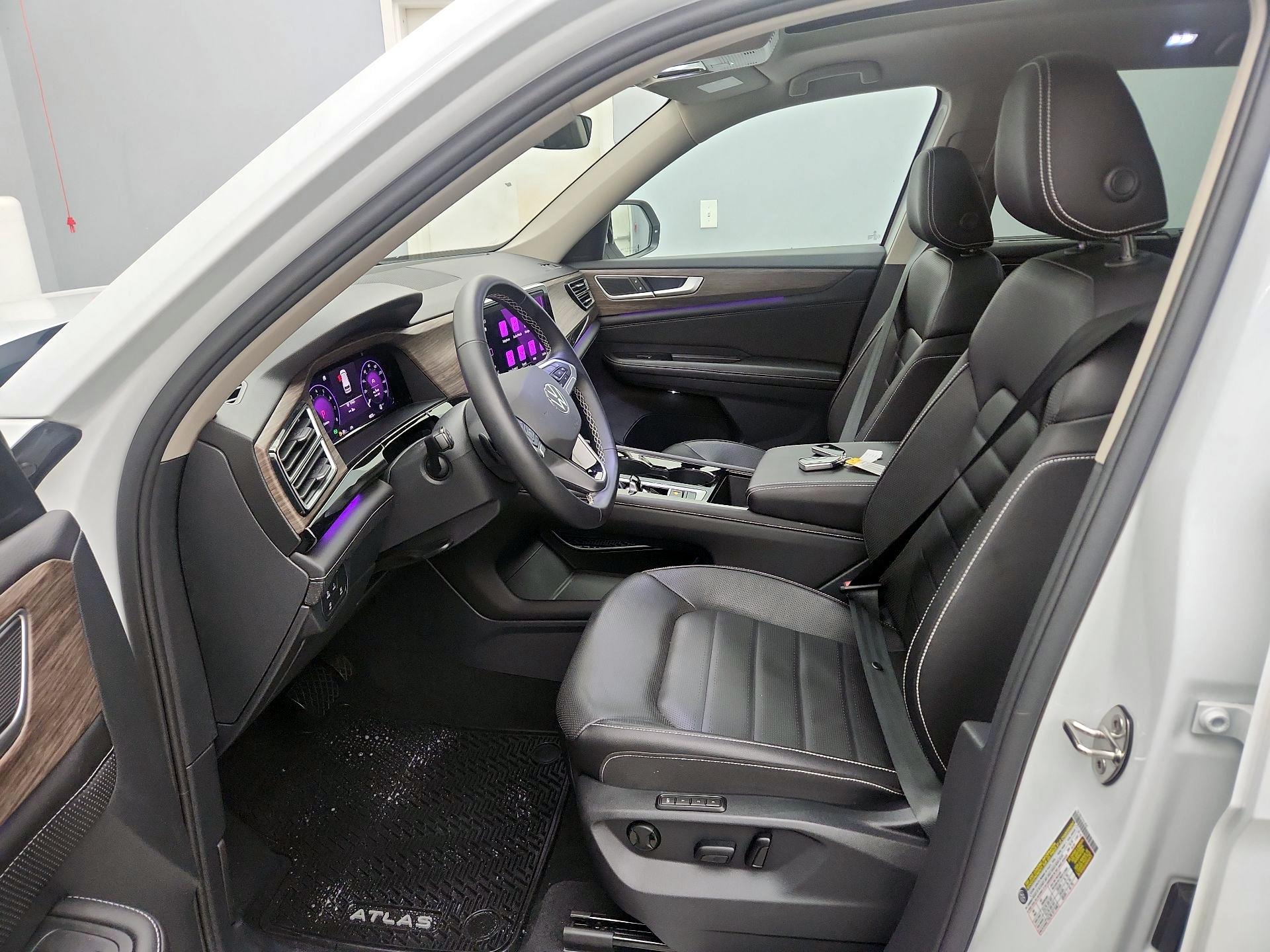 Thumbnail: 2025 Volkswagen Atlas - 11