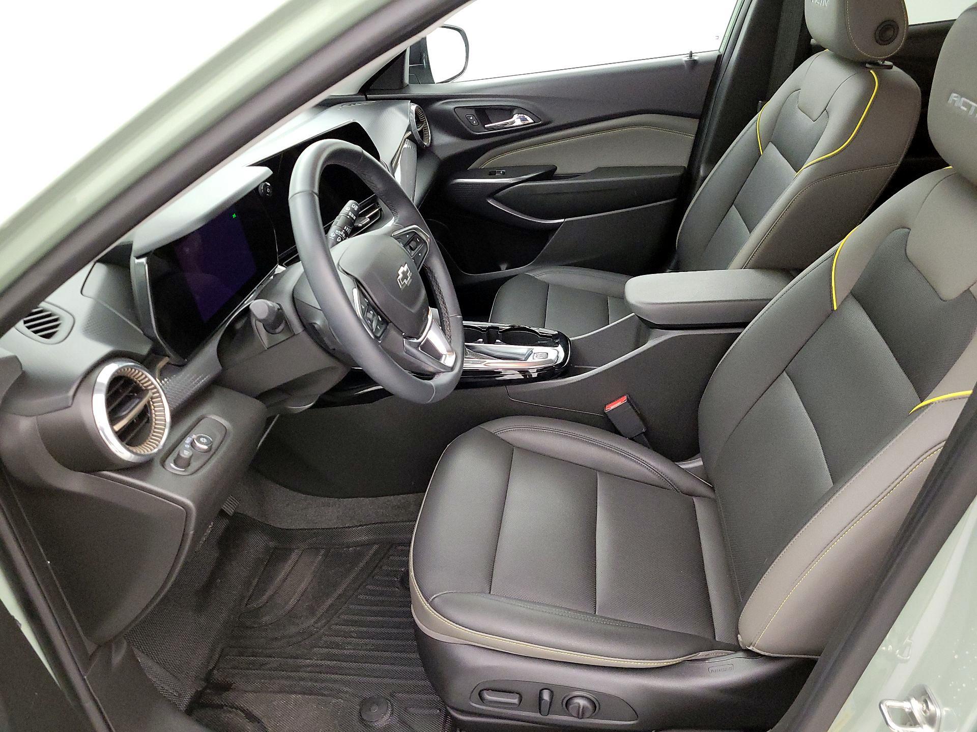 Thumbnail: 2024 Chevrolet Trax - 11