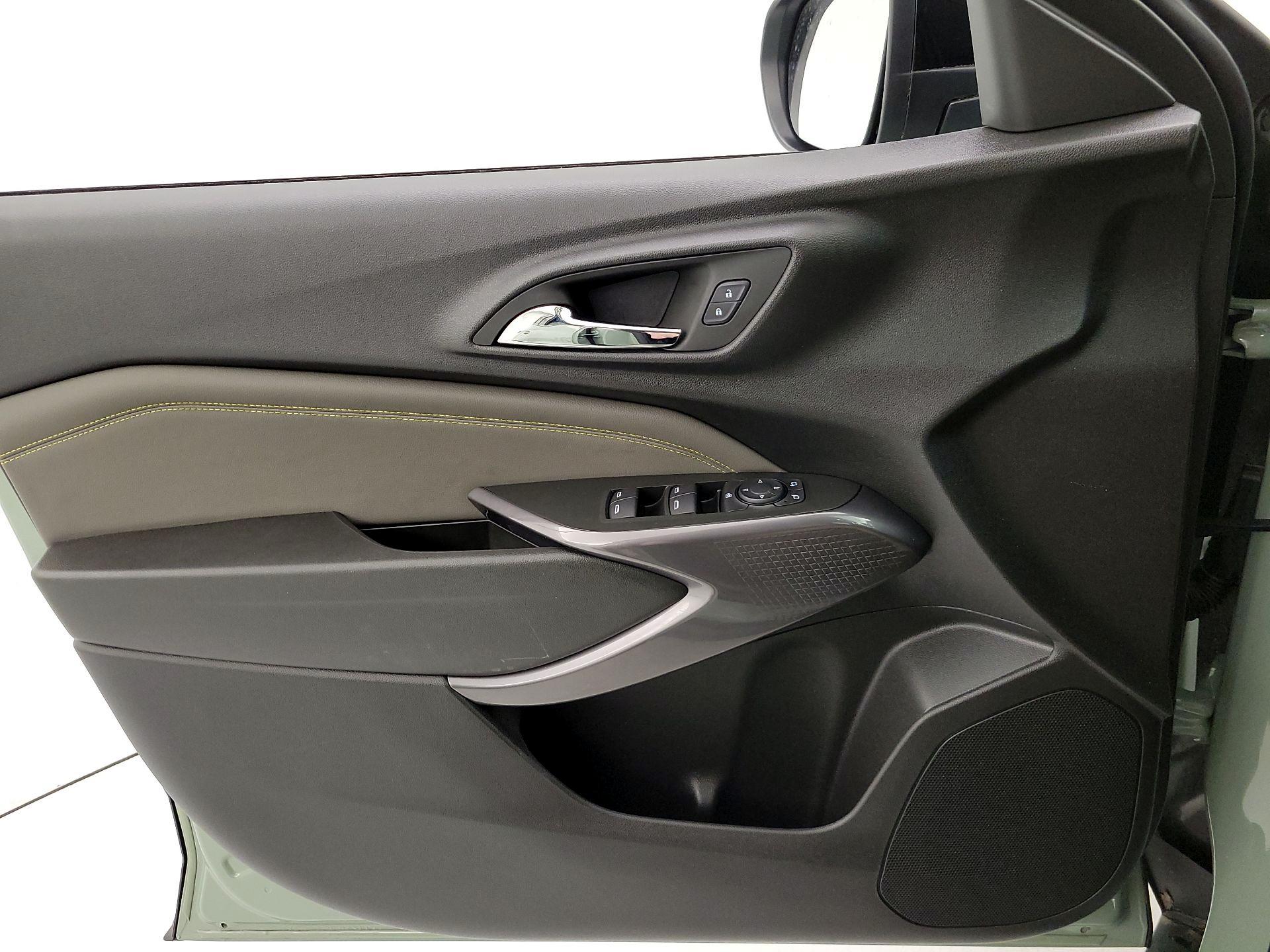 Thumbnail: 2024 Chevrolet Trax - 12
