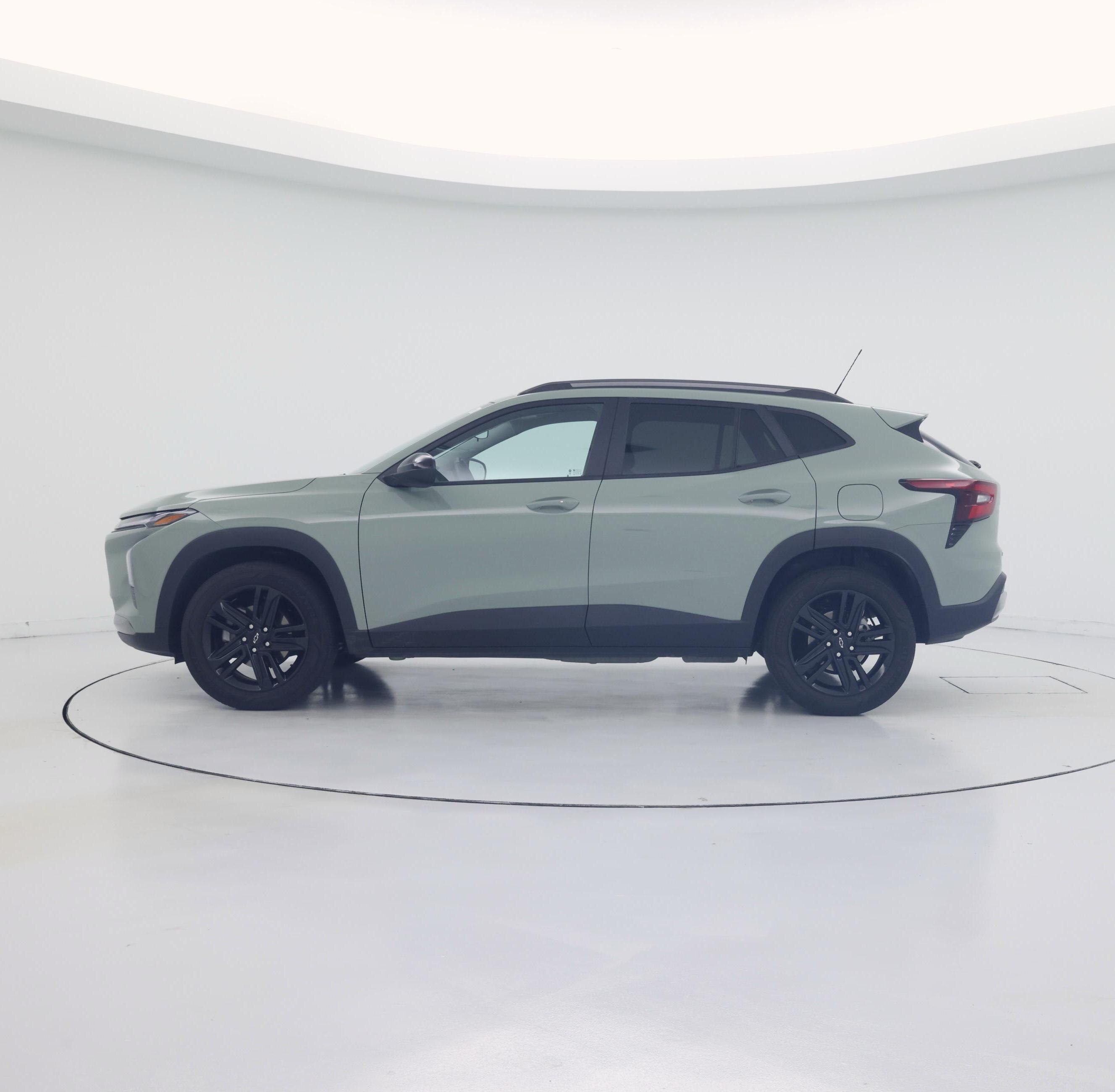 Thumbnail: 2024 Chevrolet Trax - 3