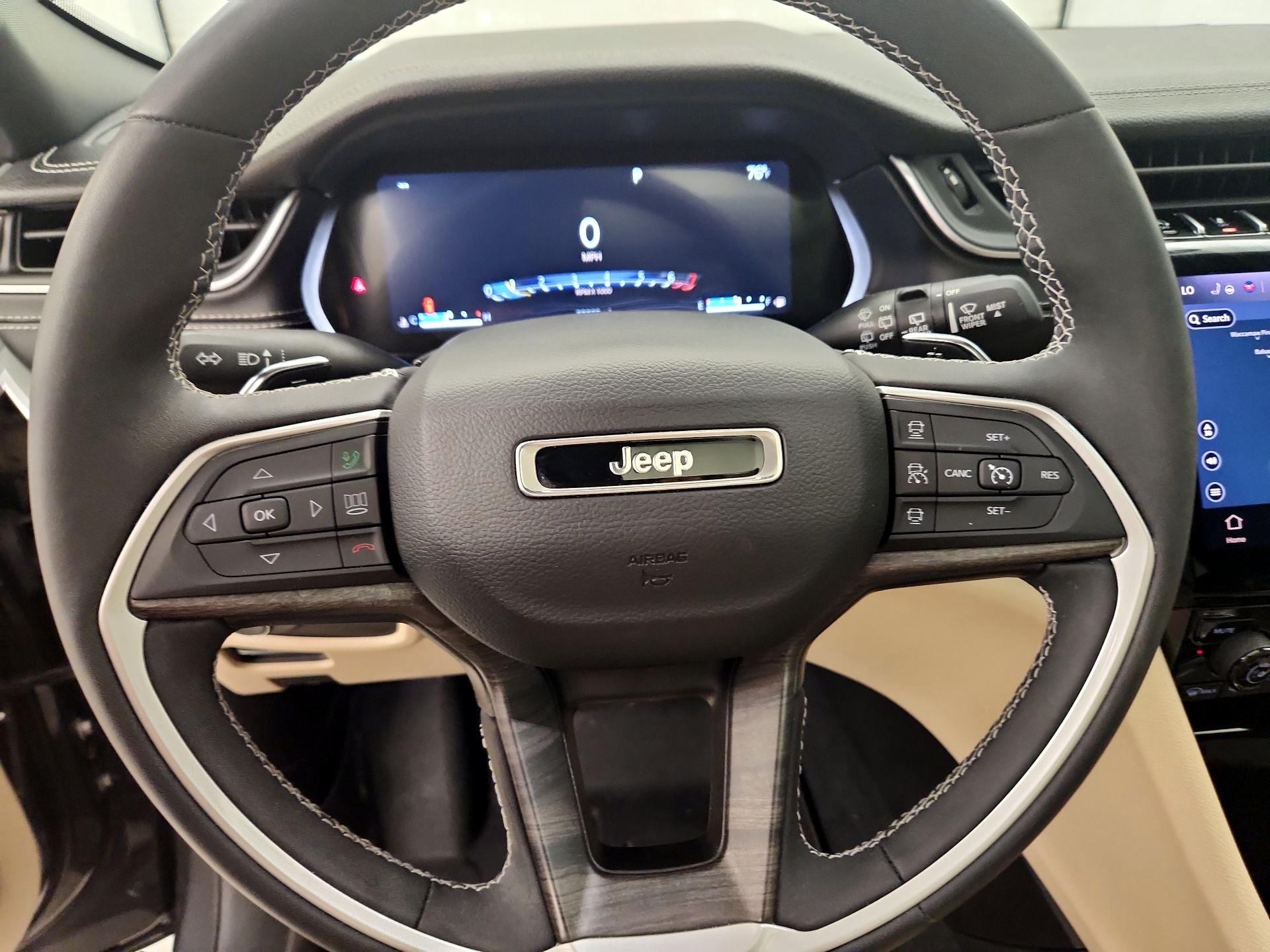 Thumbnail: 2023 Jeep Grand Cherokee - 10