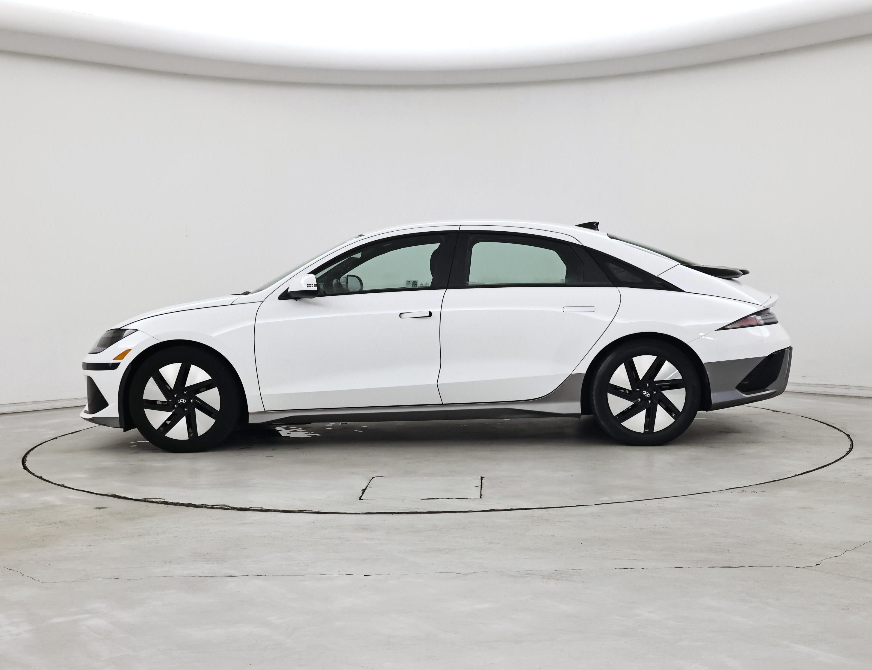 Thumbnail: 2024 Hyundai Ioniq 6 - 3