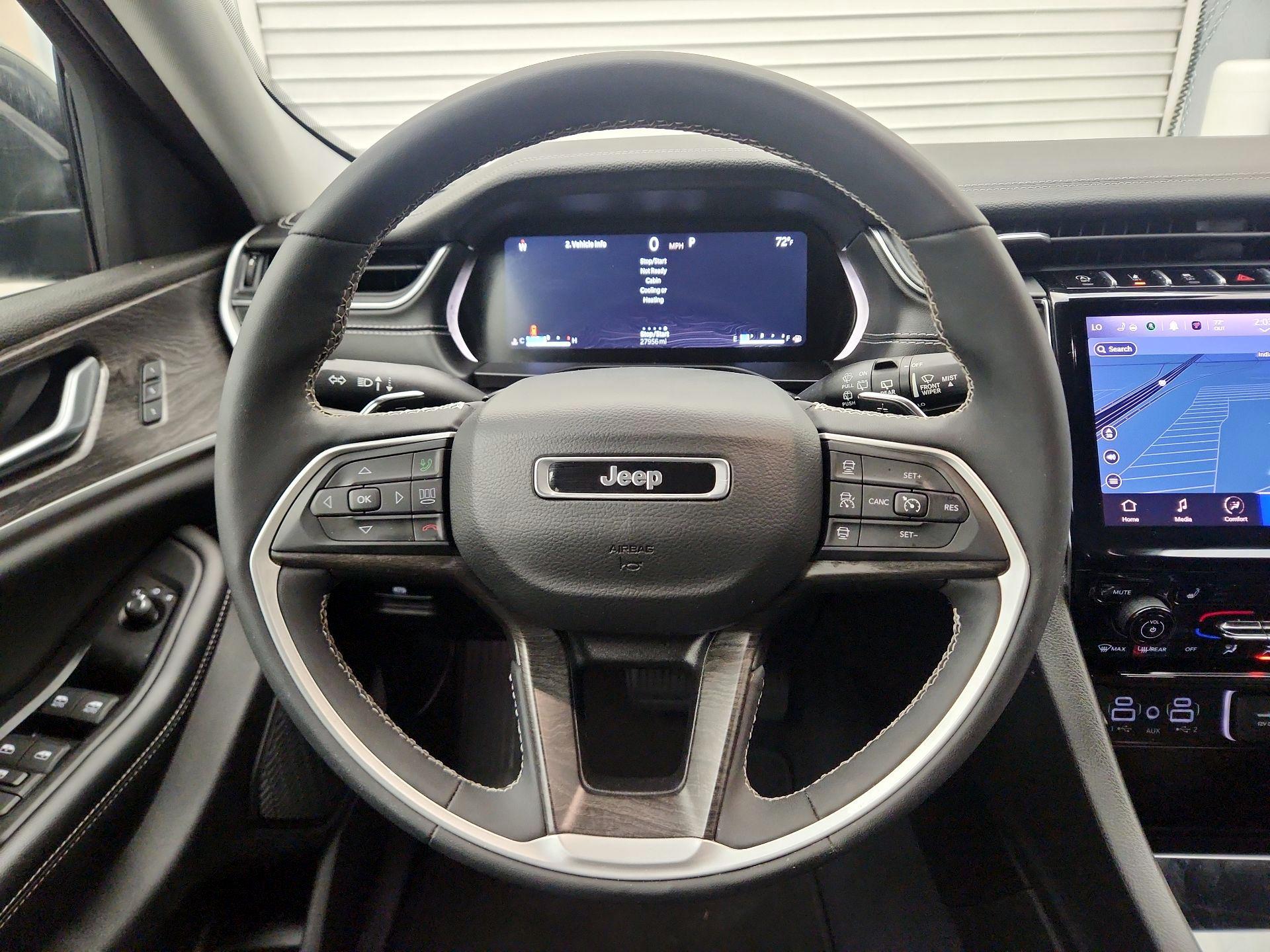 Thumbnail: 2023 Jeep Grand Cherokee - 10