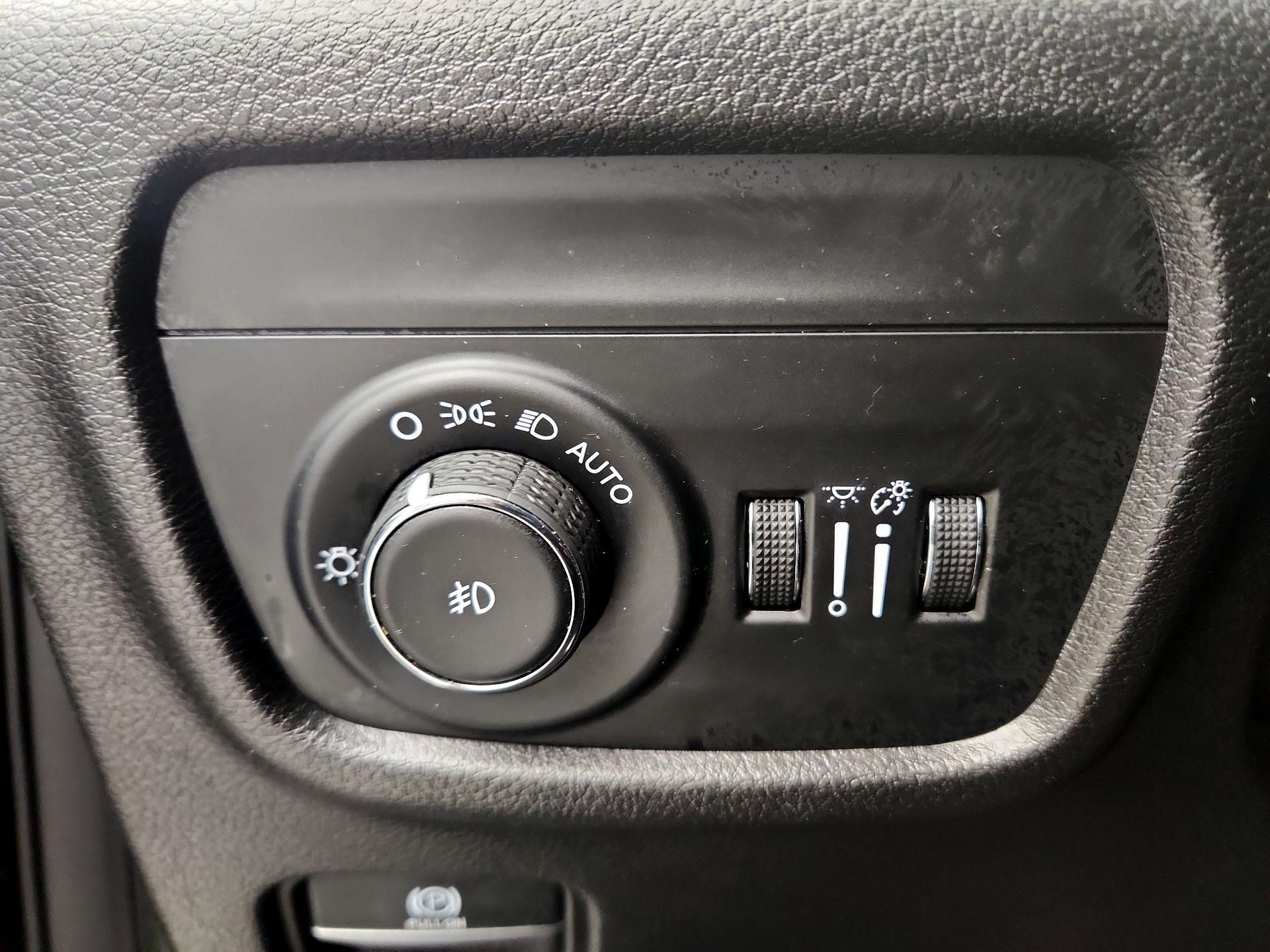 Thumbnail: 2023 Jeep Grand Cherokee - 13